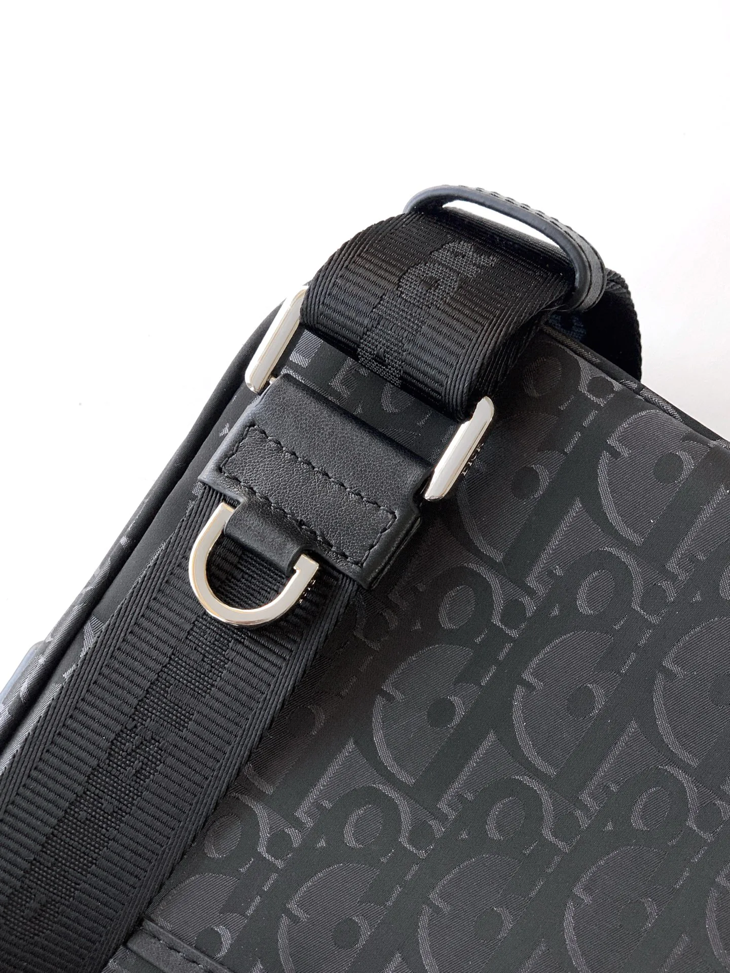 Сумки На Ремне Женские Christian Dior 13349564