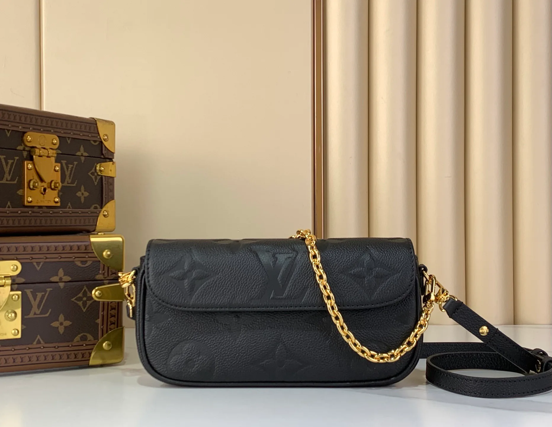 Клатчи Женские Louis Vuitton 12623281