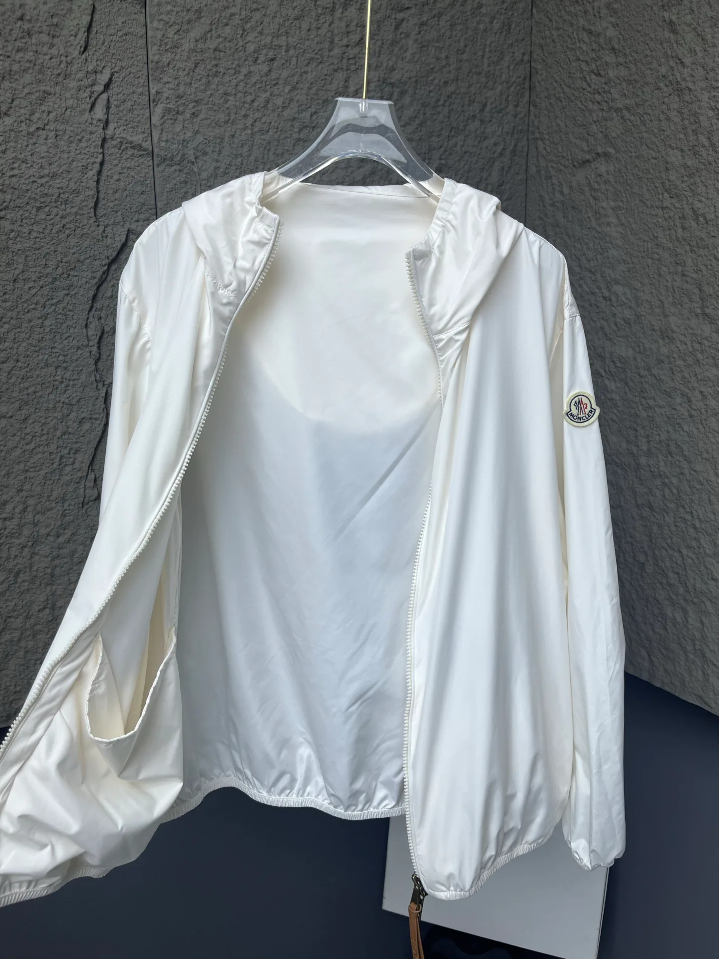 Куртки И Пуховики Женские Moncler 14179719