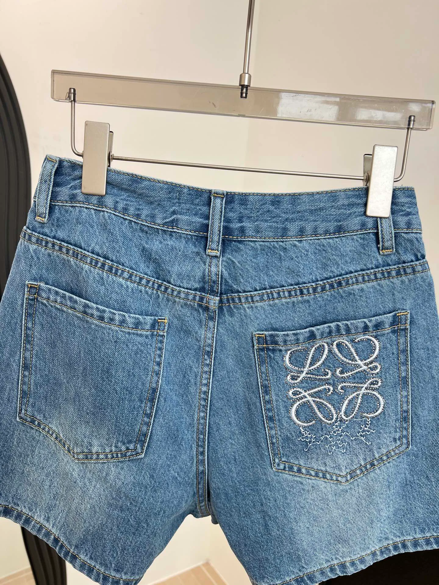 Шорты Женские Loewe 13431653