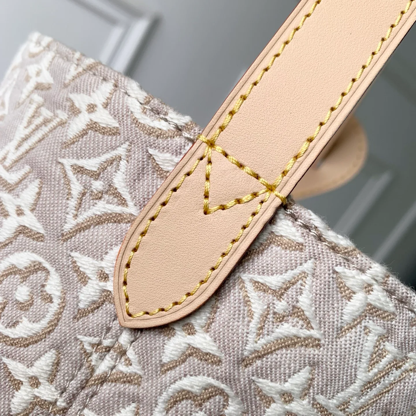 Классические Сумки Женские Louis Vuitton 17806373