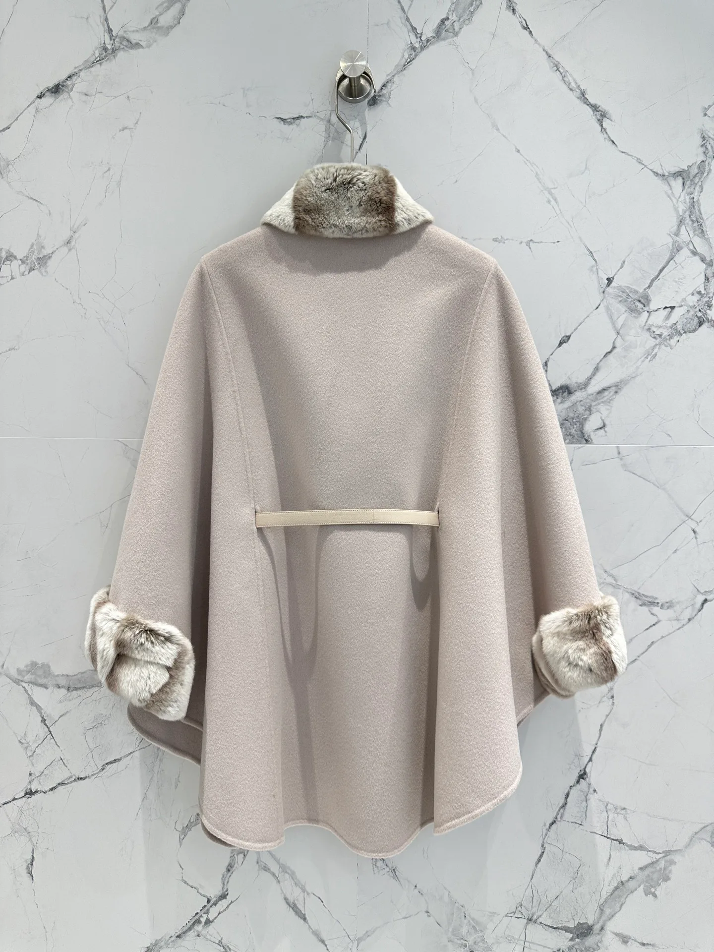 Пальто Женские Loro Piana 18513172