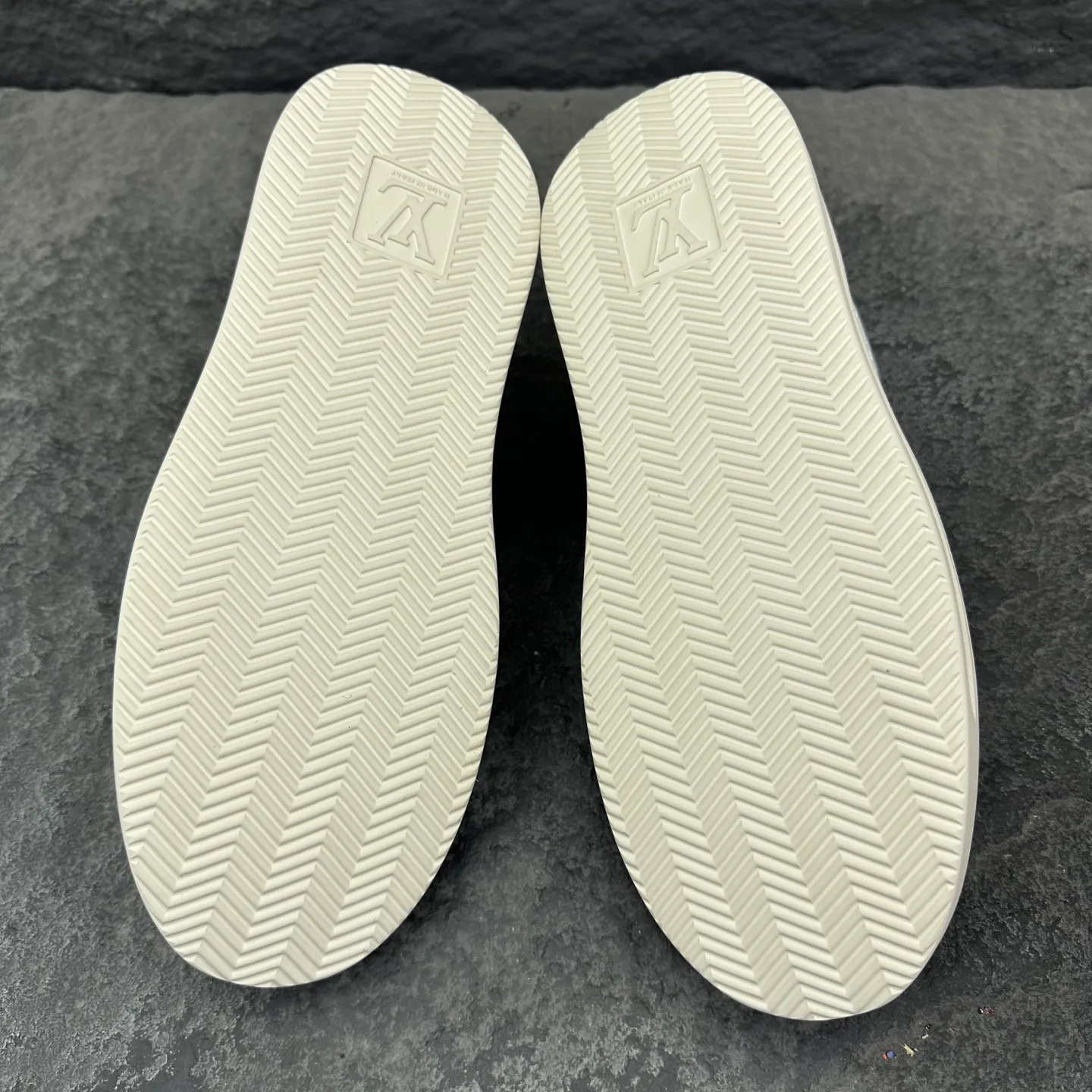 Кроссовки Мужские Louis Vuitton 18154147