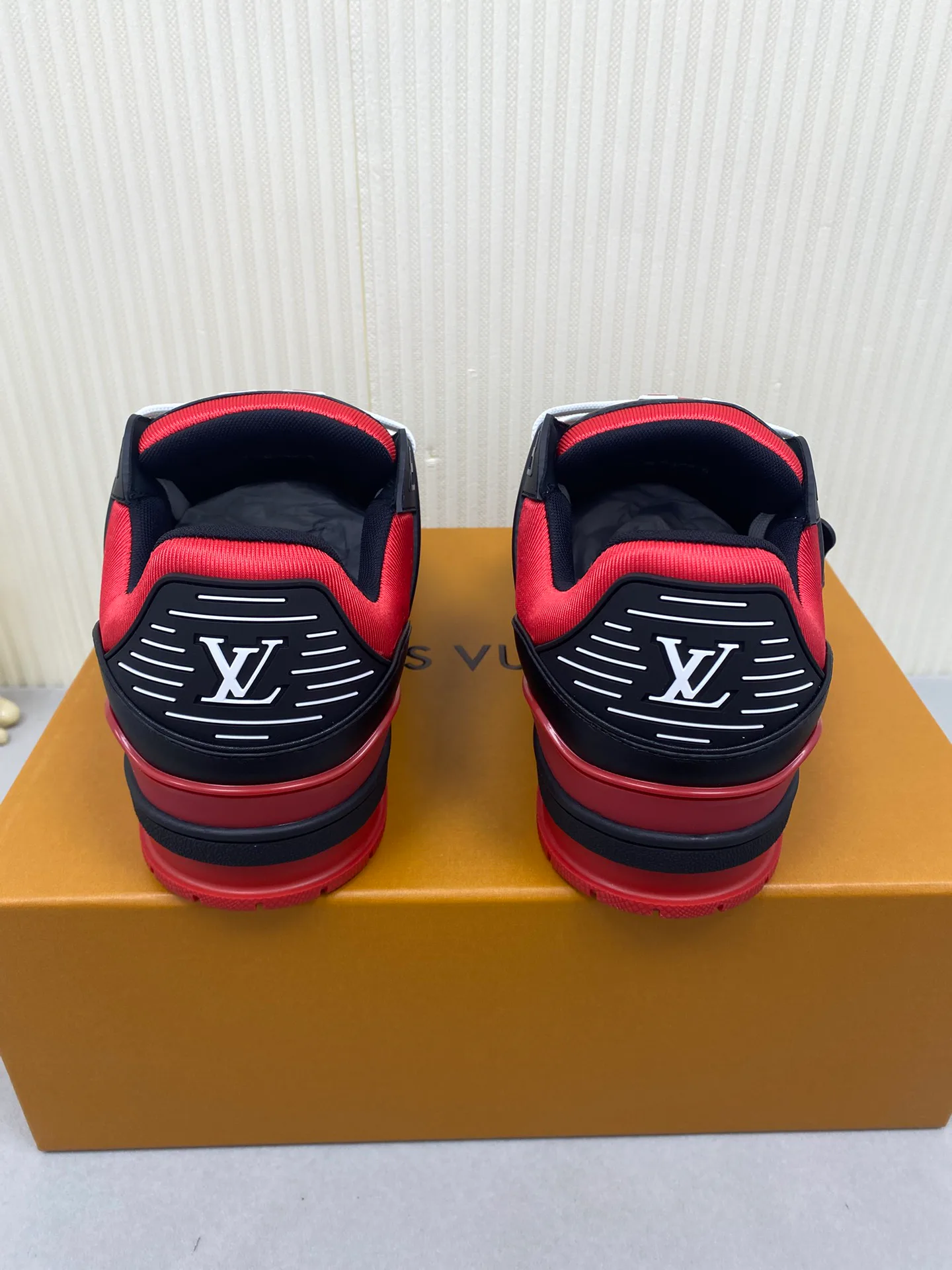 Кроссовки Женские Louis Vuitton 276143