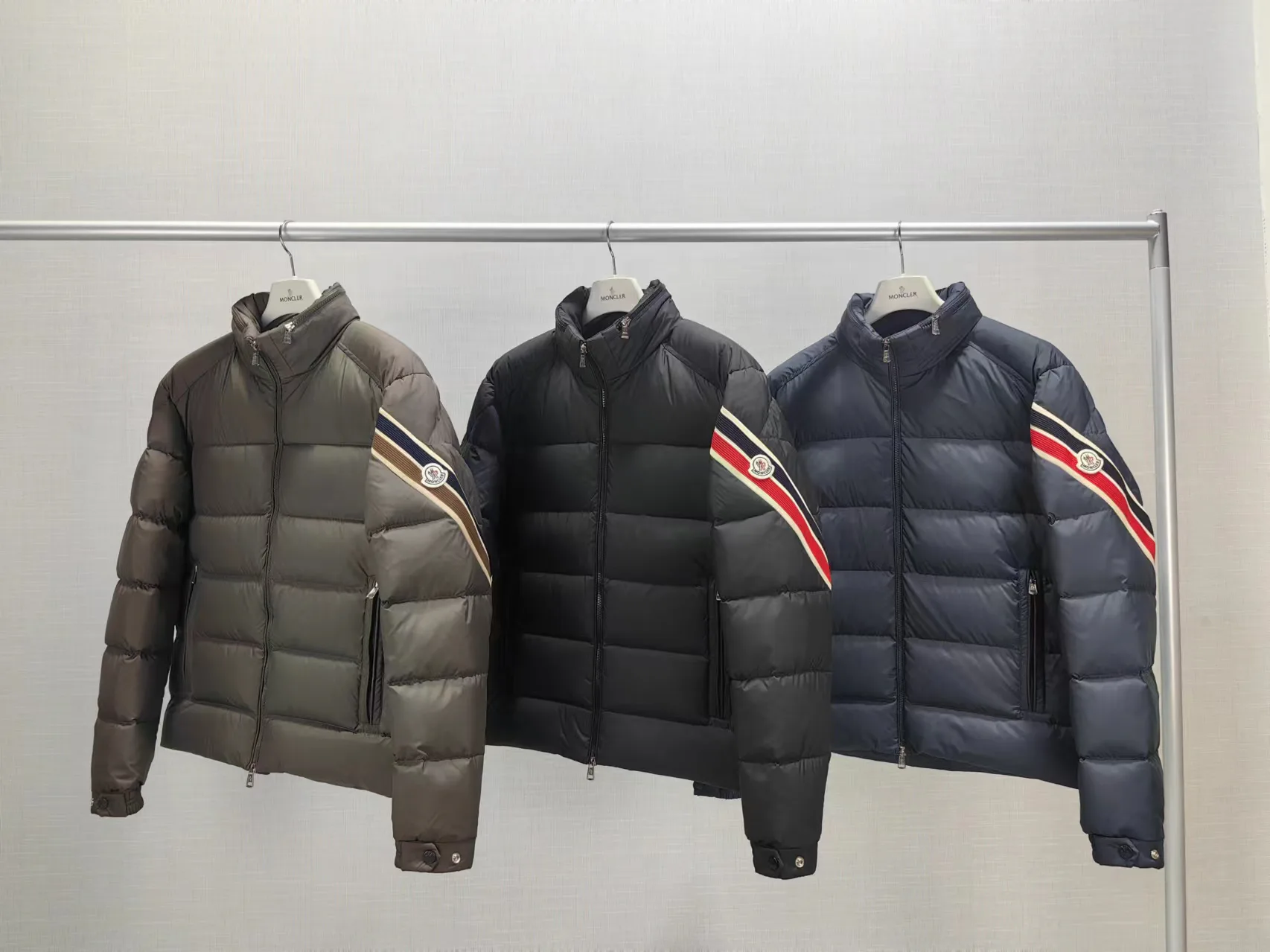 Куртки И Пуховики Женские Moncler 17901134