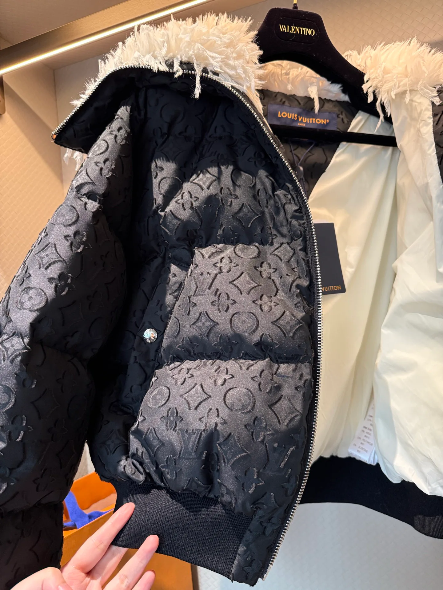 Куртки И Пуховики Женские Louis Vuitton 368278