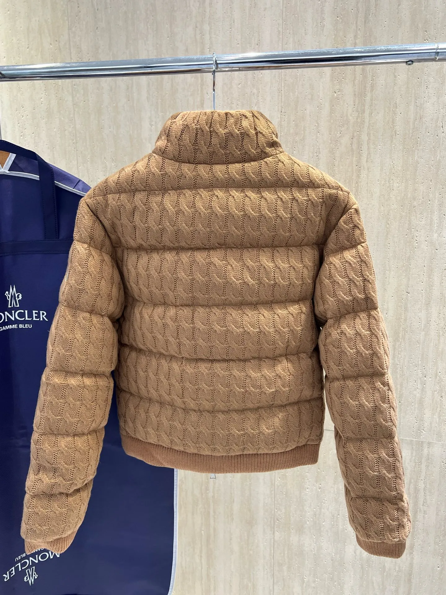 Куртки И Пуховики Мужские Moncler 18231713