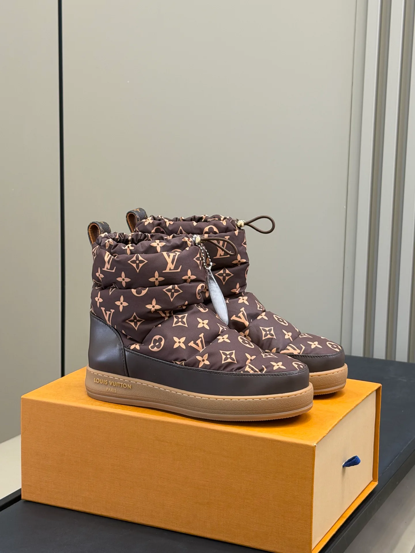 Угги Женские Louis Vuitton 18670235