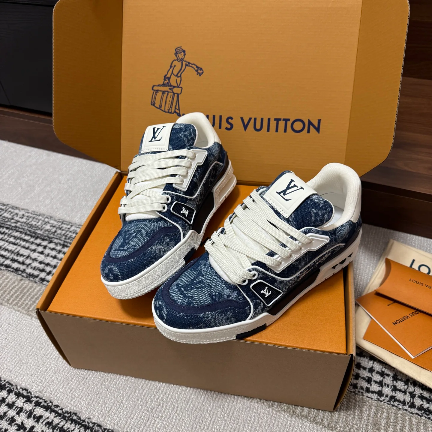 Кроссовки Женские Louis Vuitton 1546749