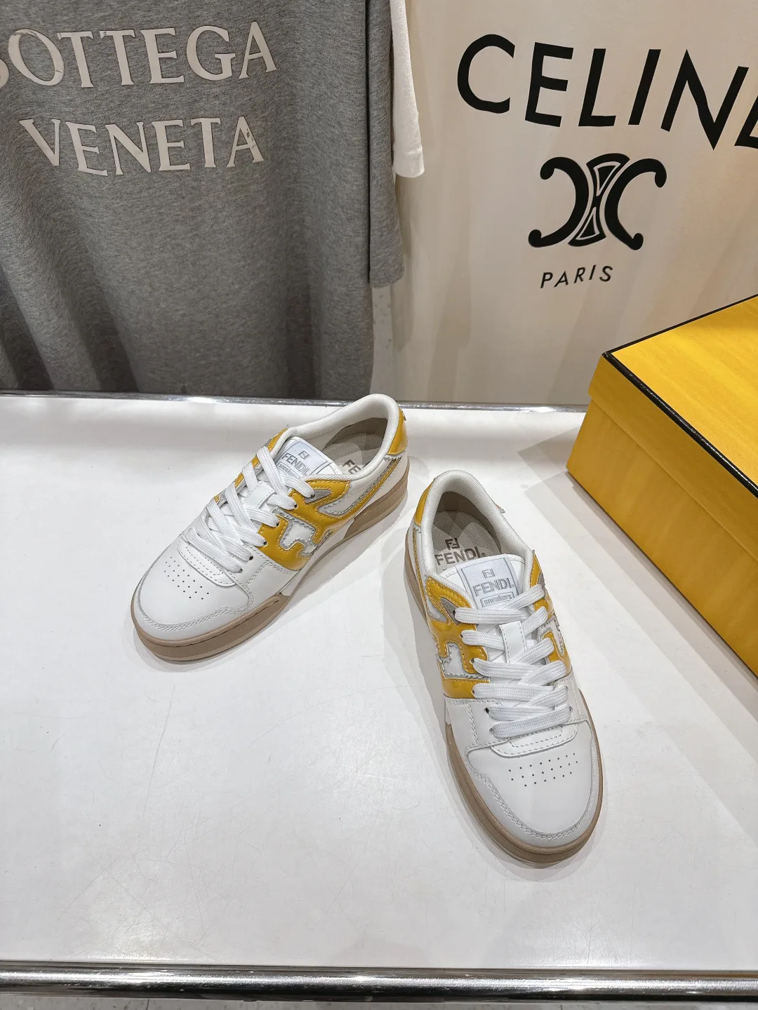 Кроссовки Женские Fendi 17908430