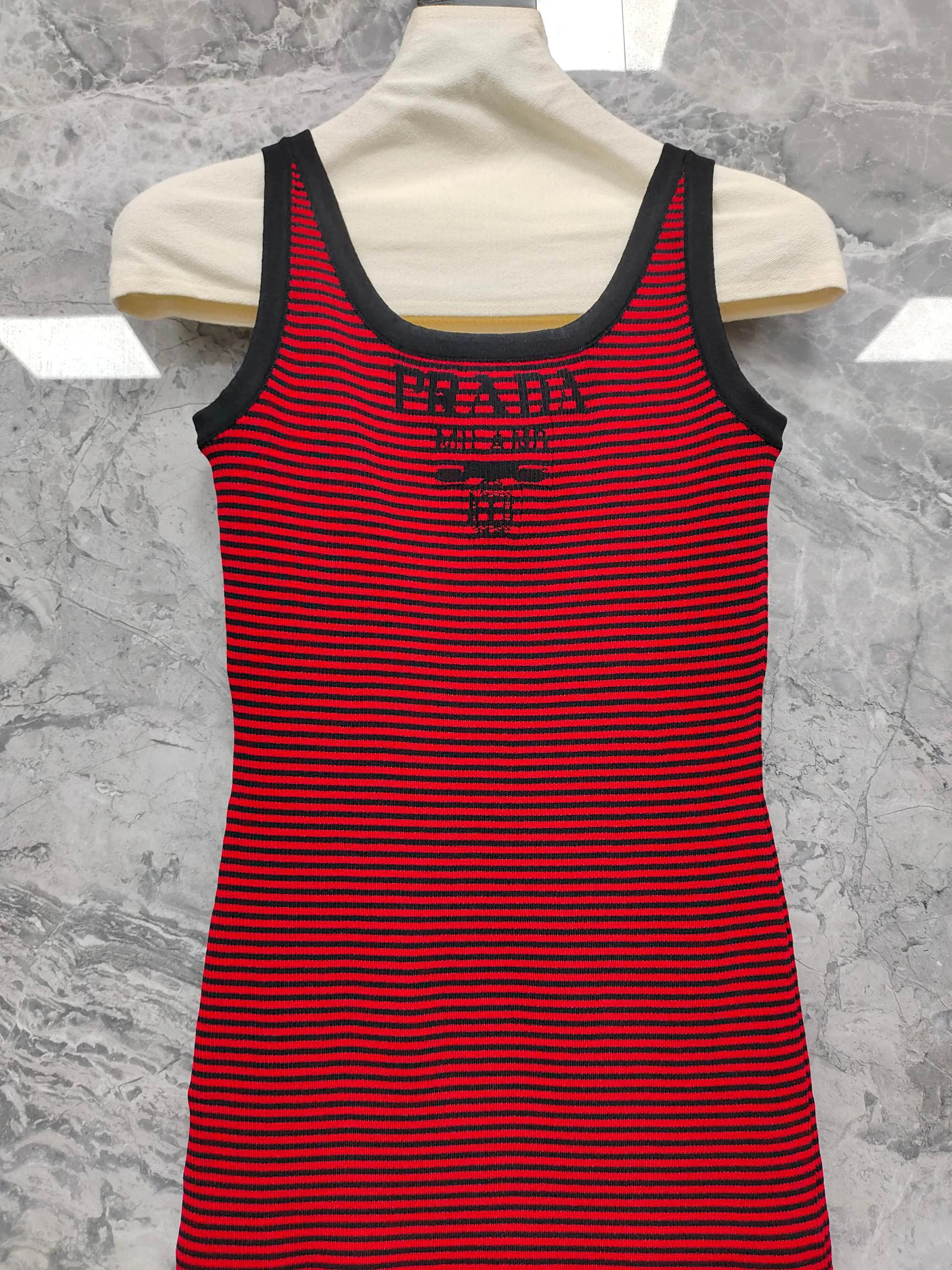 Платья Женские Prada 10678506
