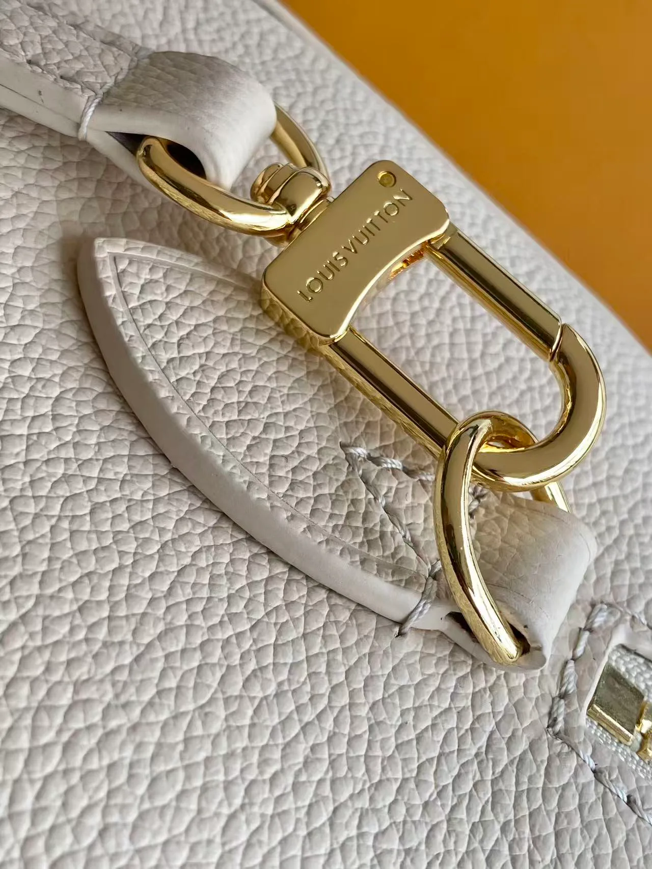Классические Сумки Женские Louis Vuitton 17813550