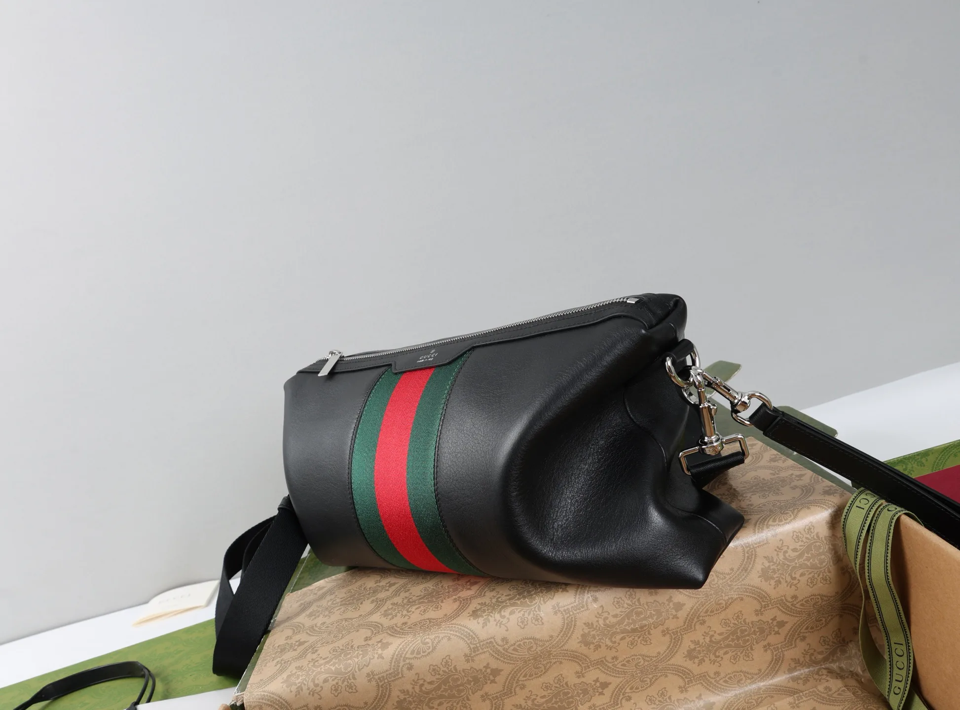 Классические Сумки Женские Gucci 18250594