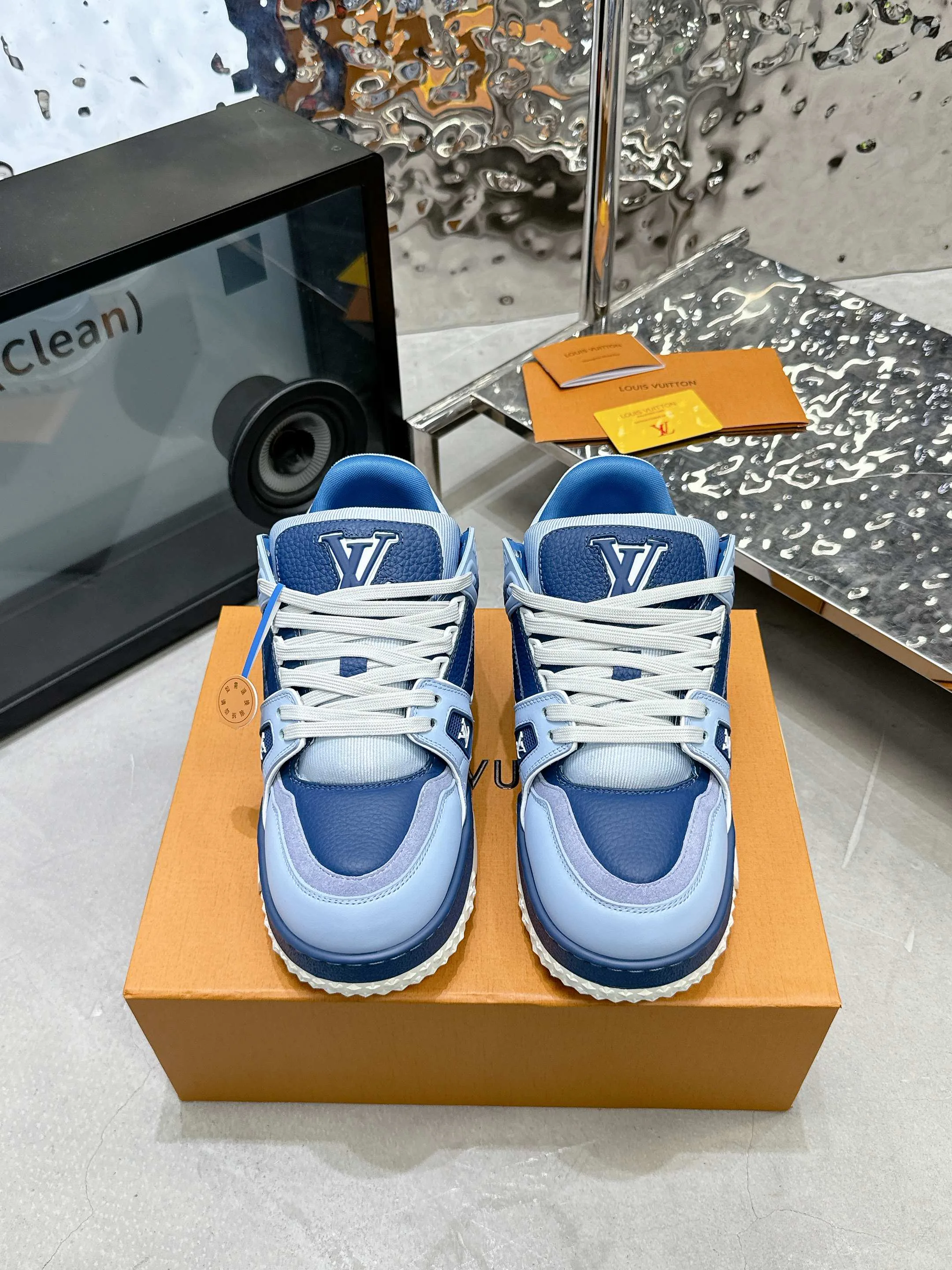 Кроссовки Женские Louis Vuitton 26328