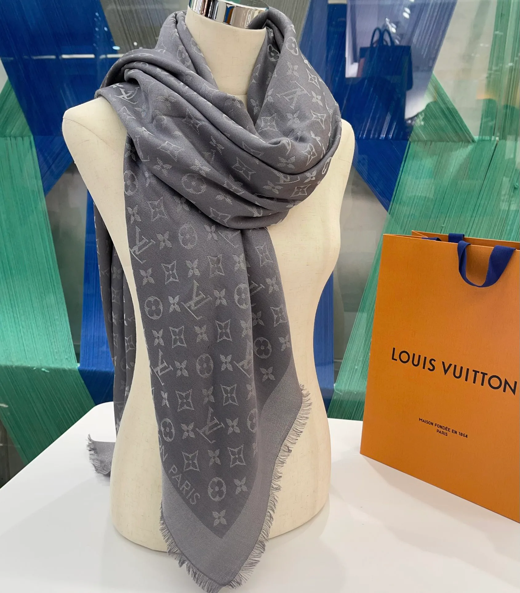 Шарфы Louis Vuitton 74404