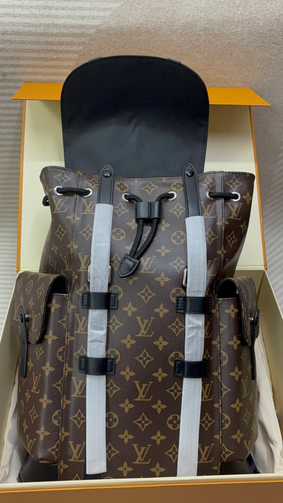Рюкзаки Мужские Louis Vuitton 15055902