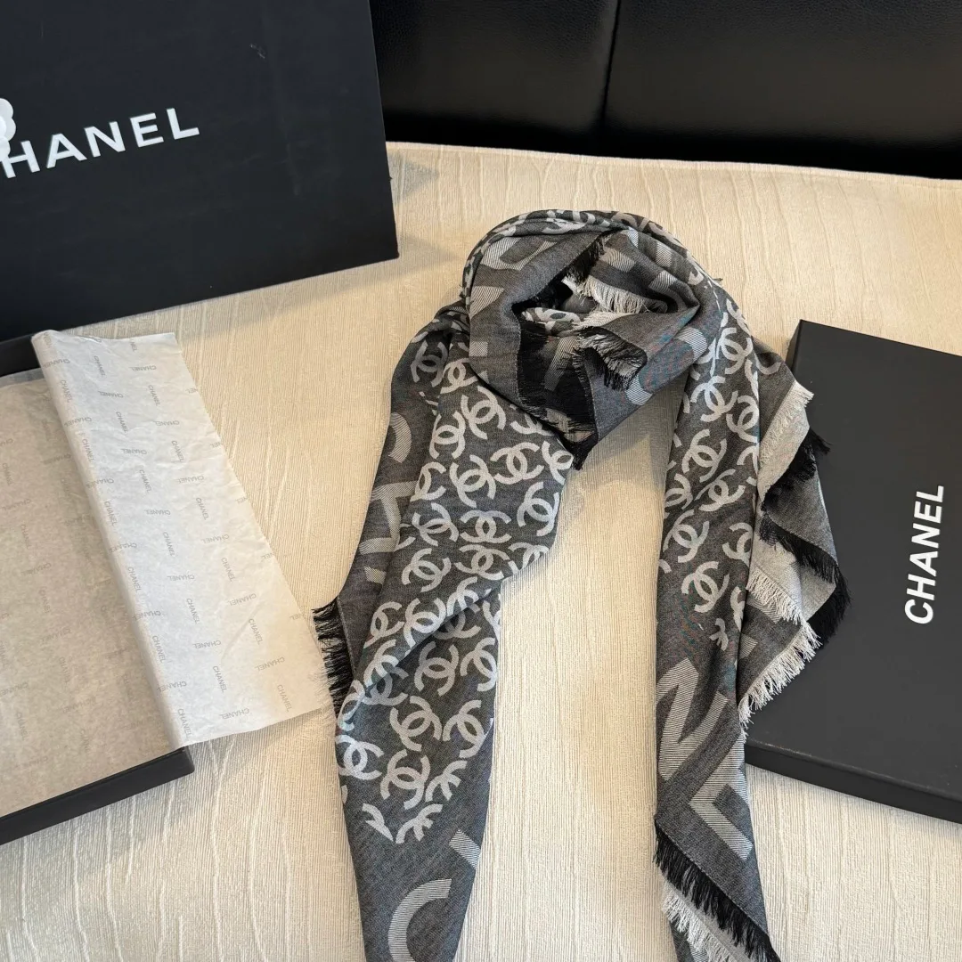 Шарфы Chanel 18449894