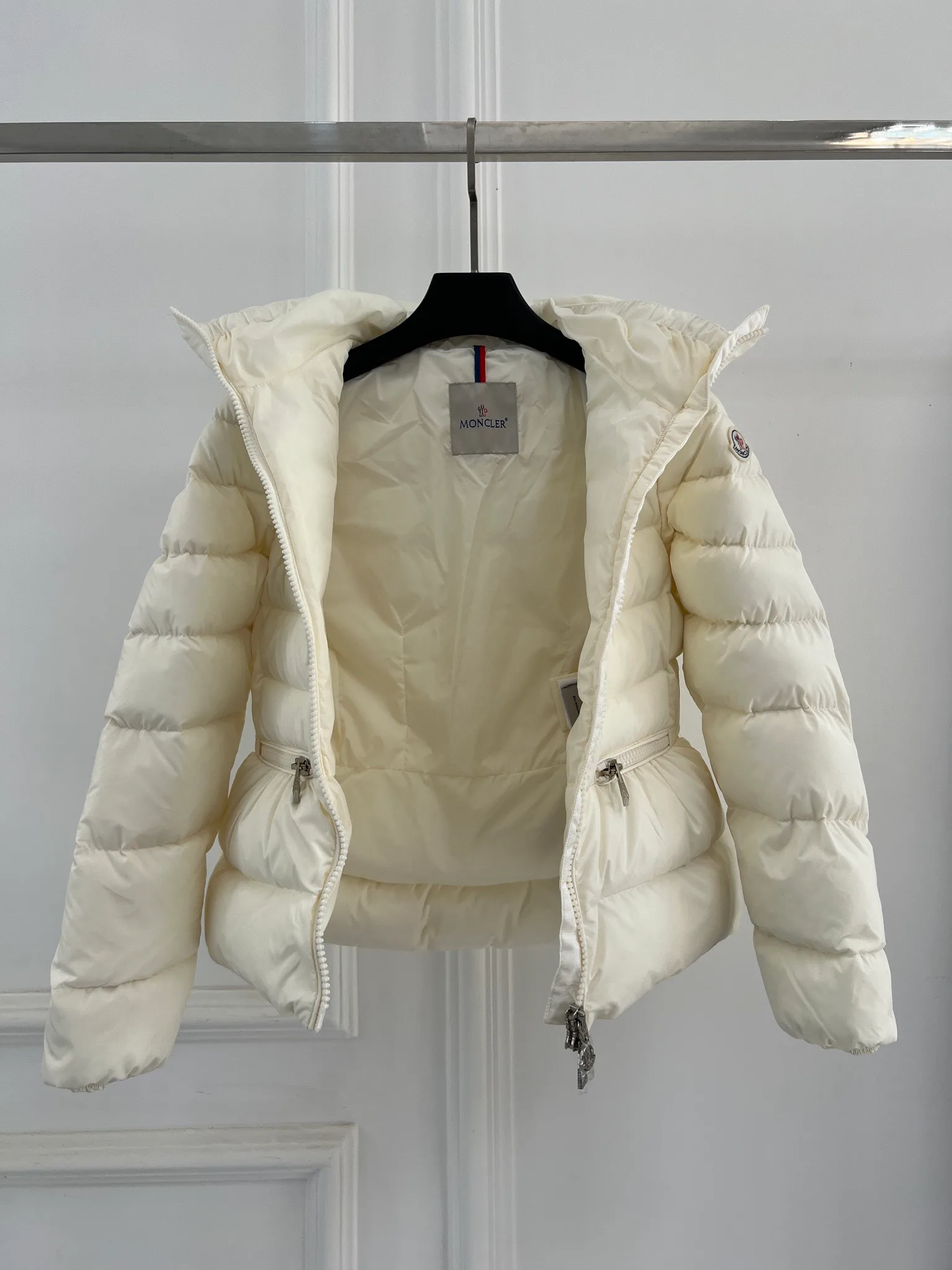Куртки И Пуховики Женские Moncler 18416189