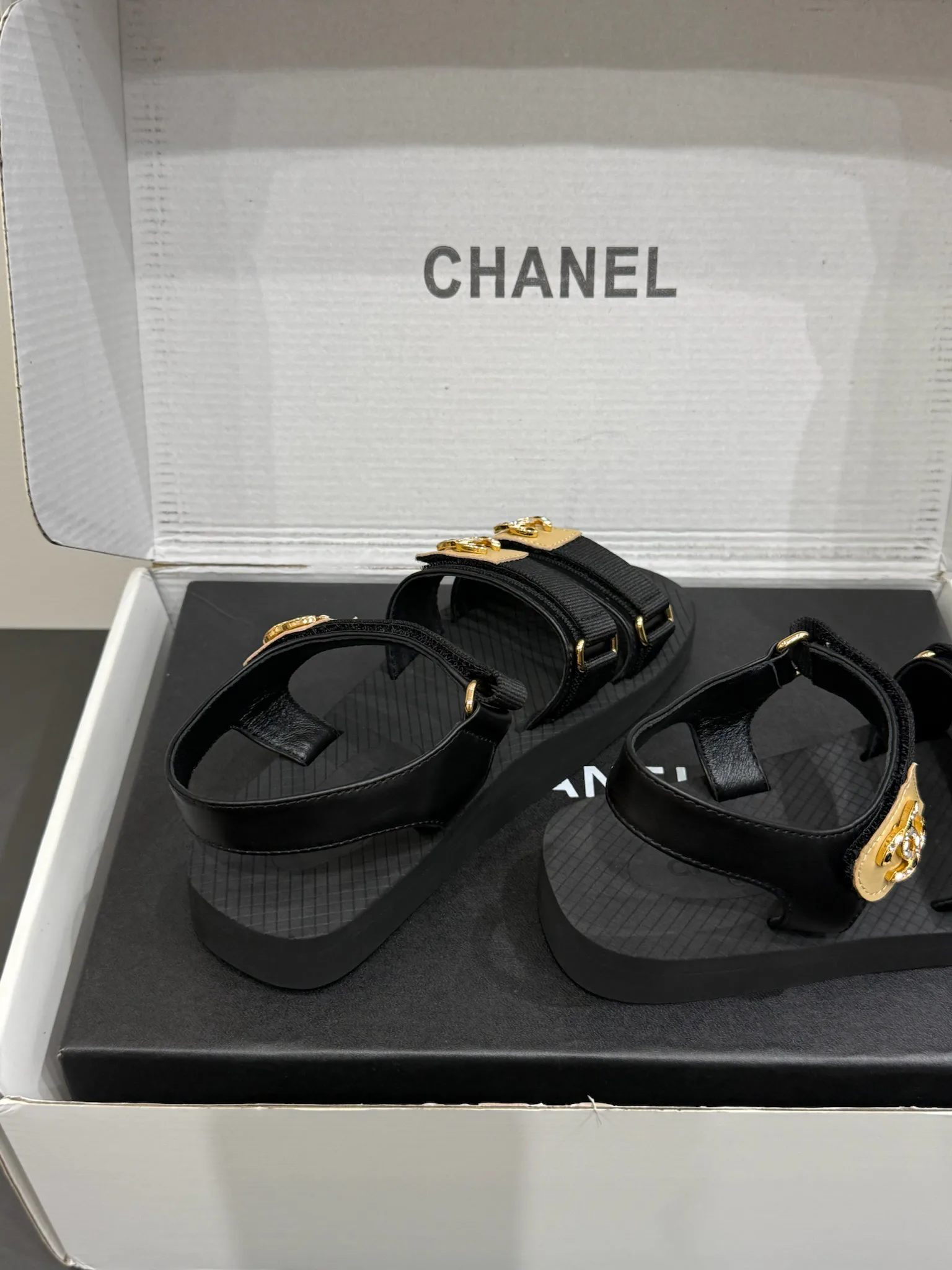 Босоножки Женские Chanel 18268846