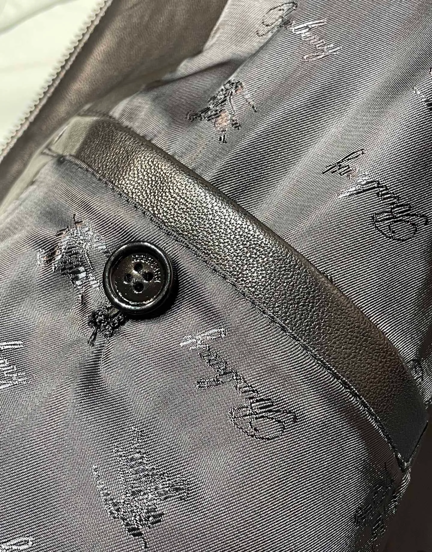 Кожаные Куртки И Дублёнки Женские Burberry 18235890