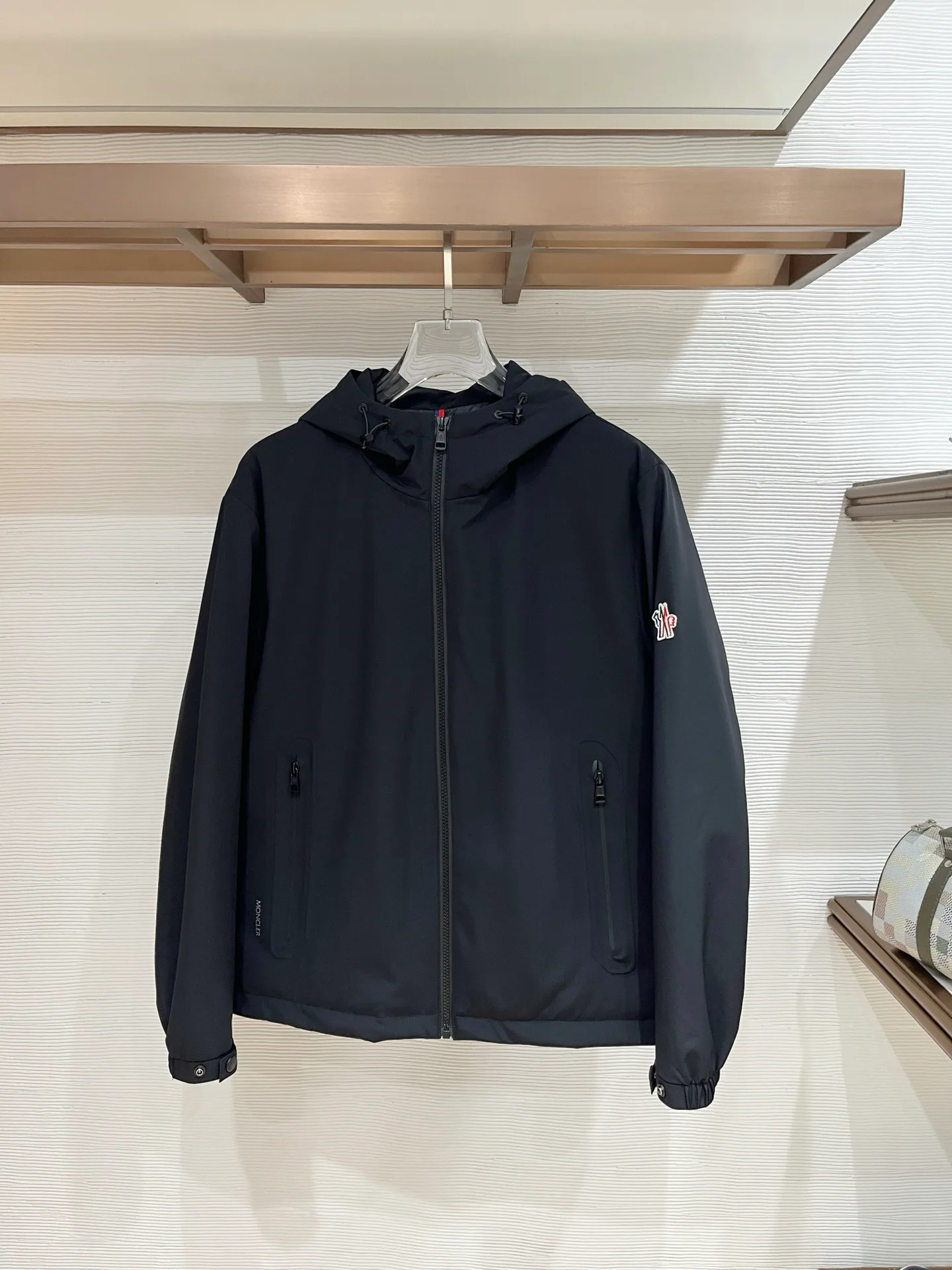 Пуховики Женские Moncler 243829