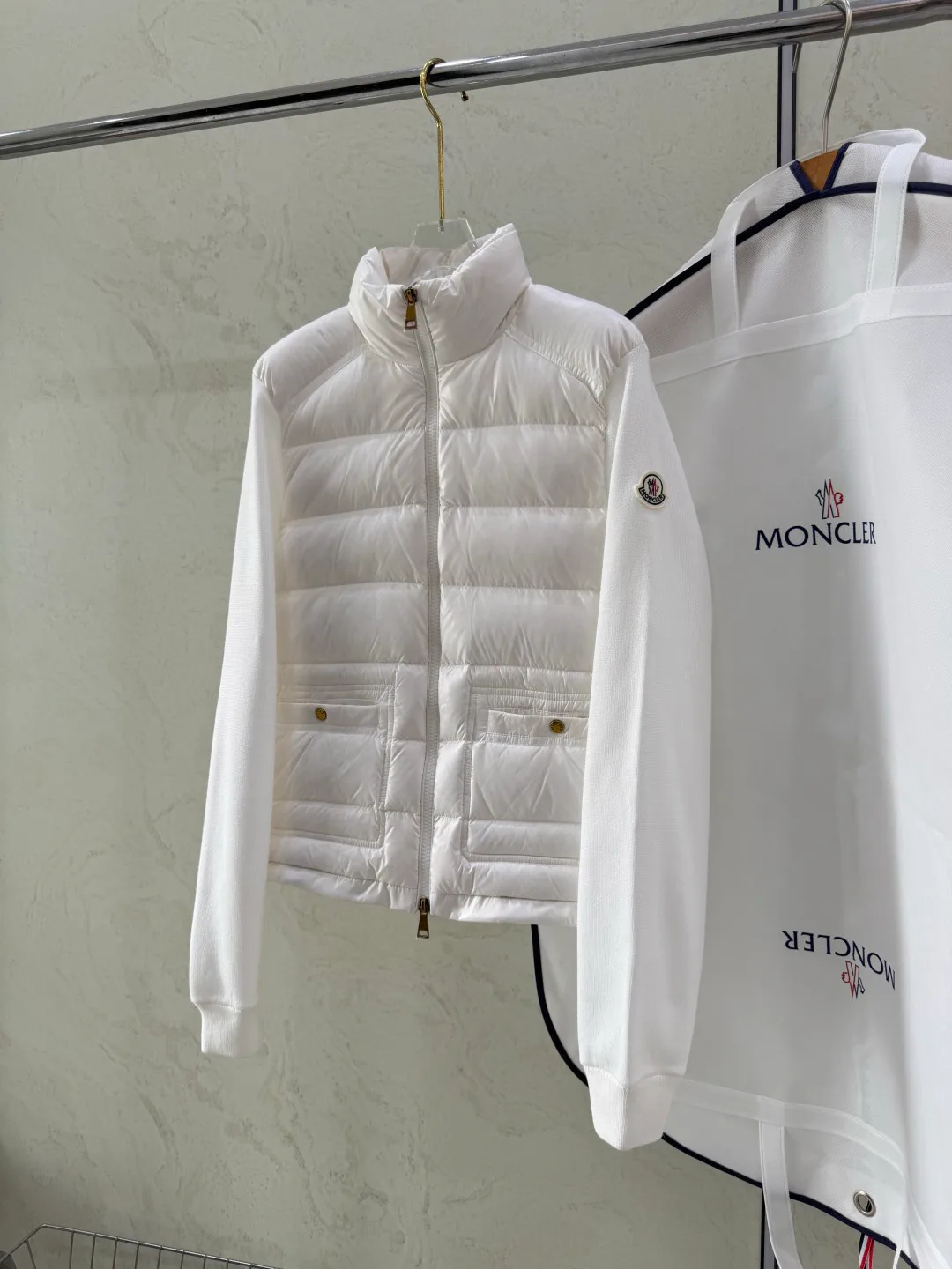 Куртки И Пуховики Женские Moncler 18761872