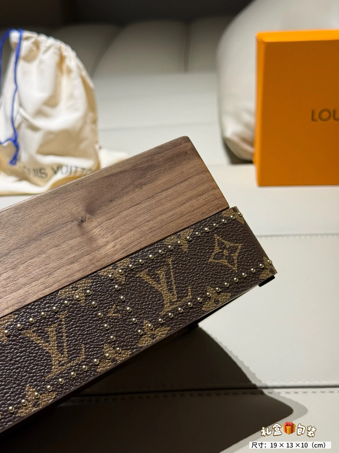 Текстиль Louis Vuitton 18013624