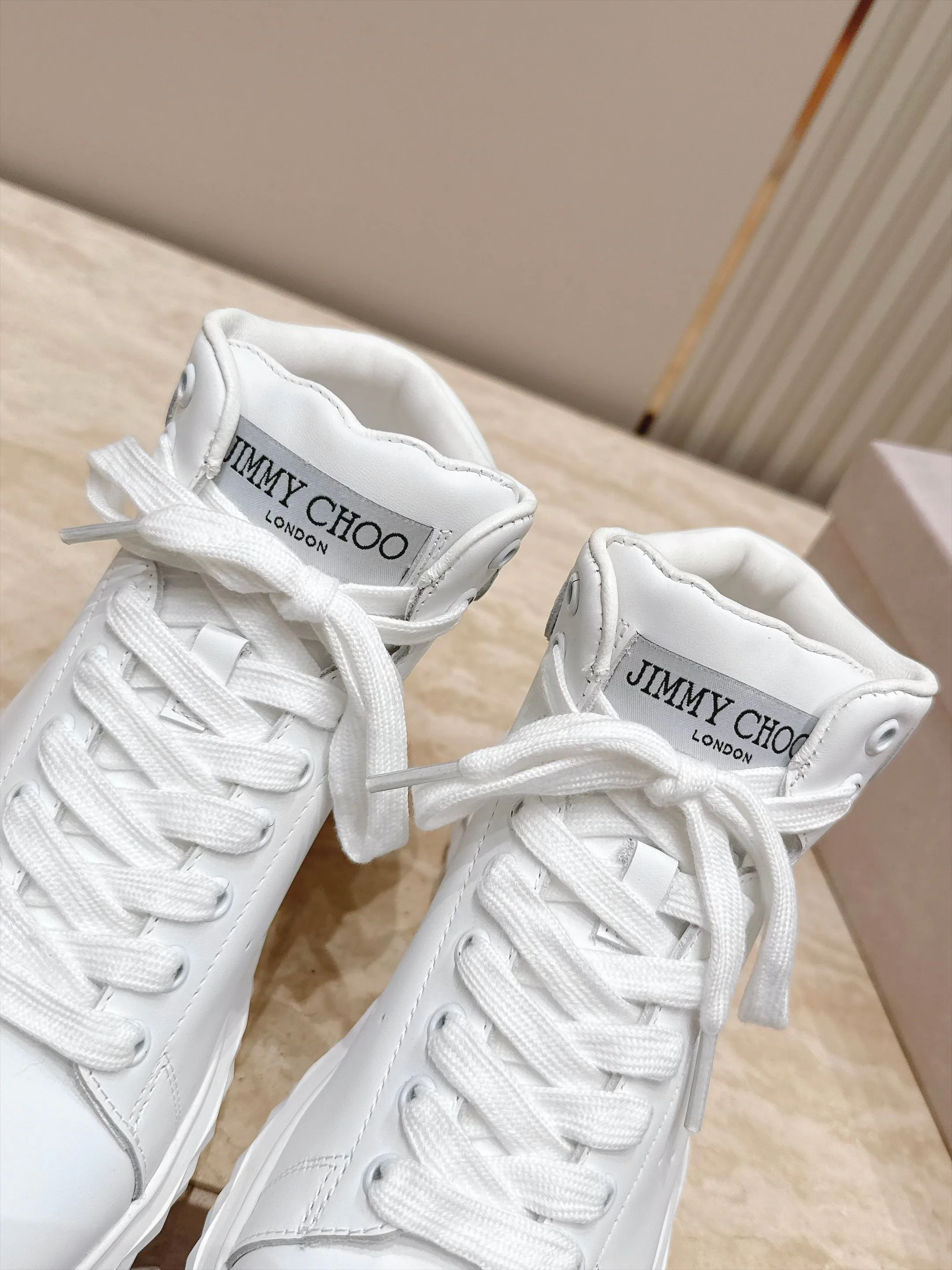 Кроссовки Женские Jimmy Choo 18436557
