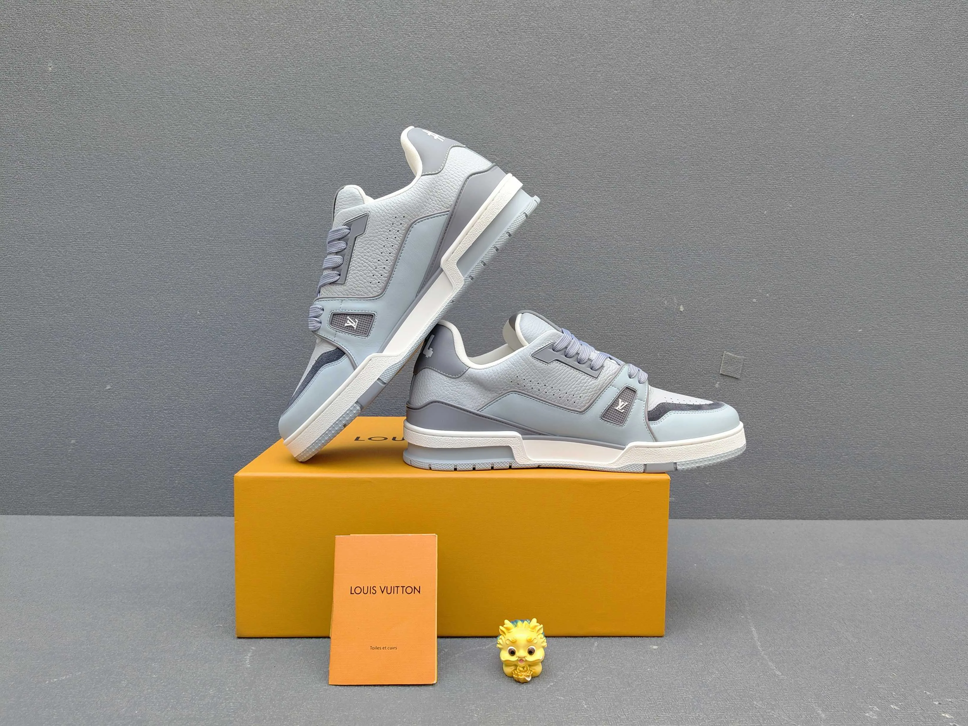 Кроссовки Мужские Louis Vuitton 9158886