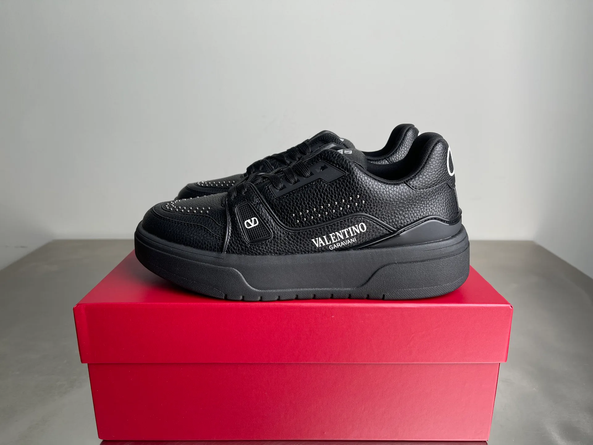 Кроссовки Женские Valentino 11576040