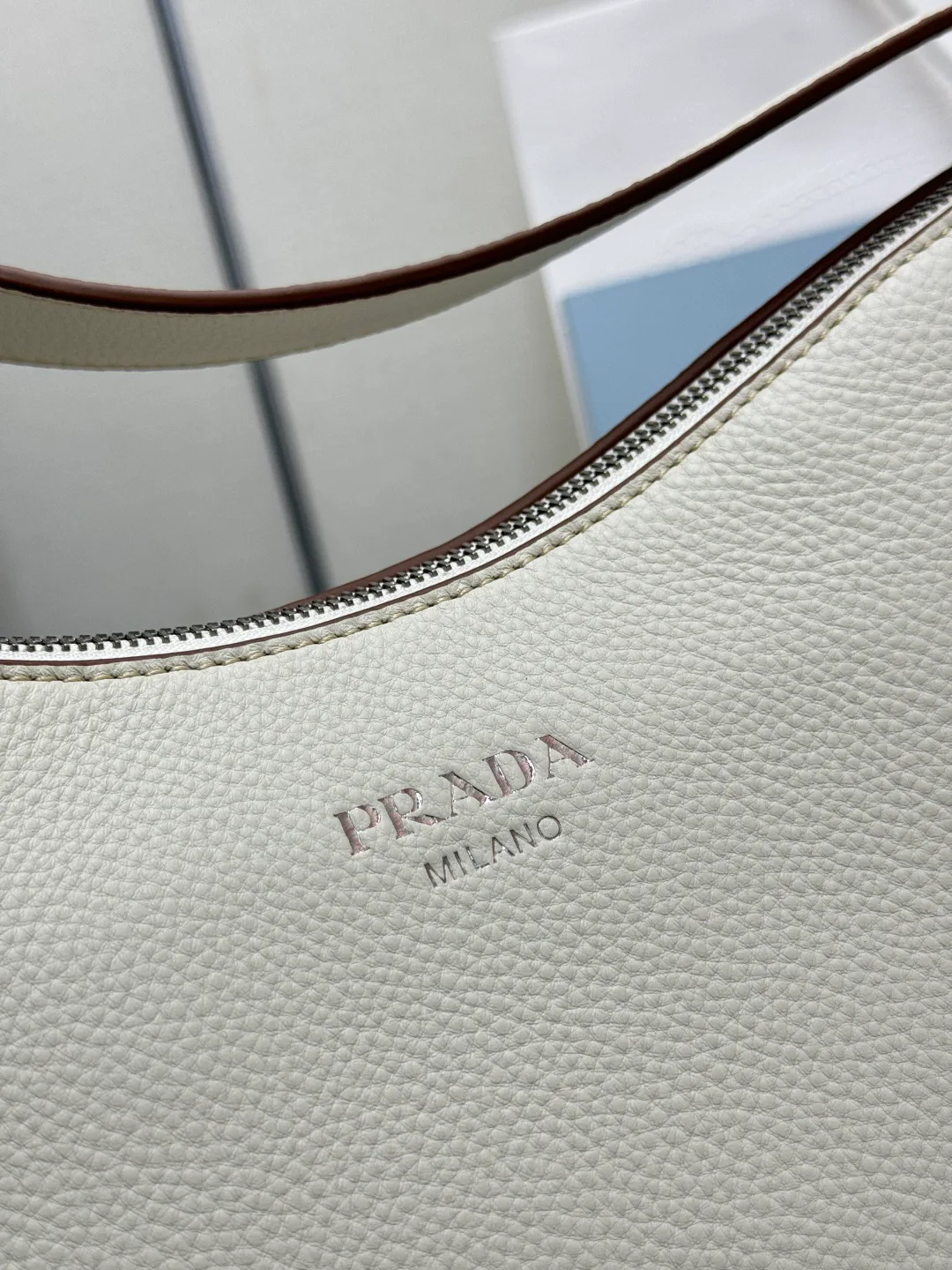 Сумки На Ремне Женские Prada 617100