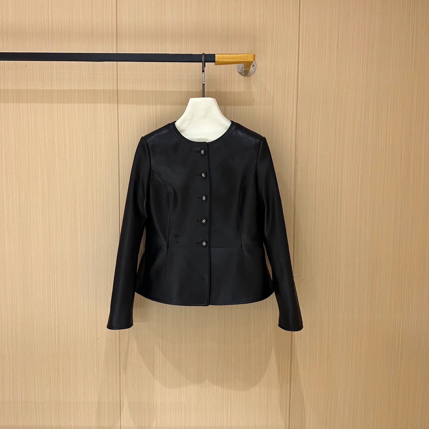 Кожаные Куртки И Дублёнки Женские Christian Dior 11007757