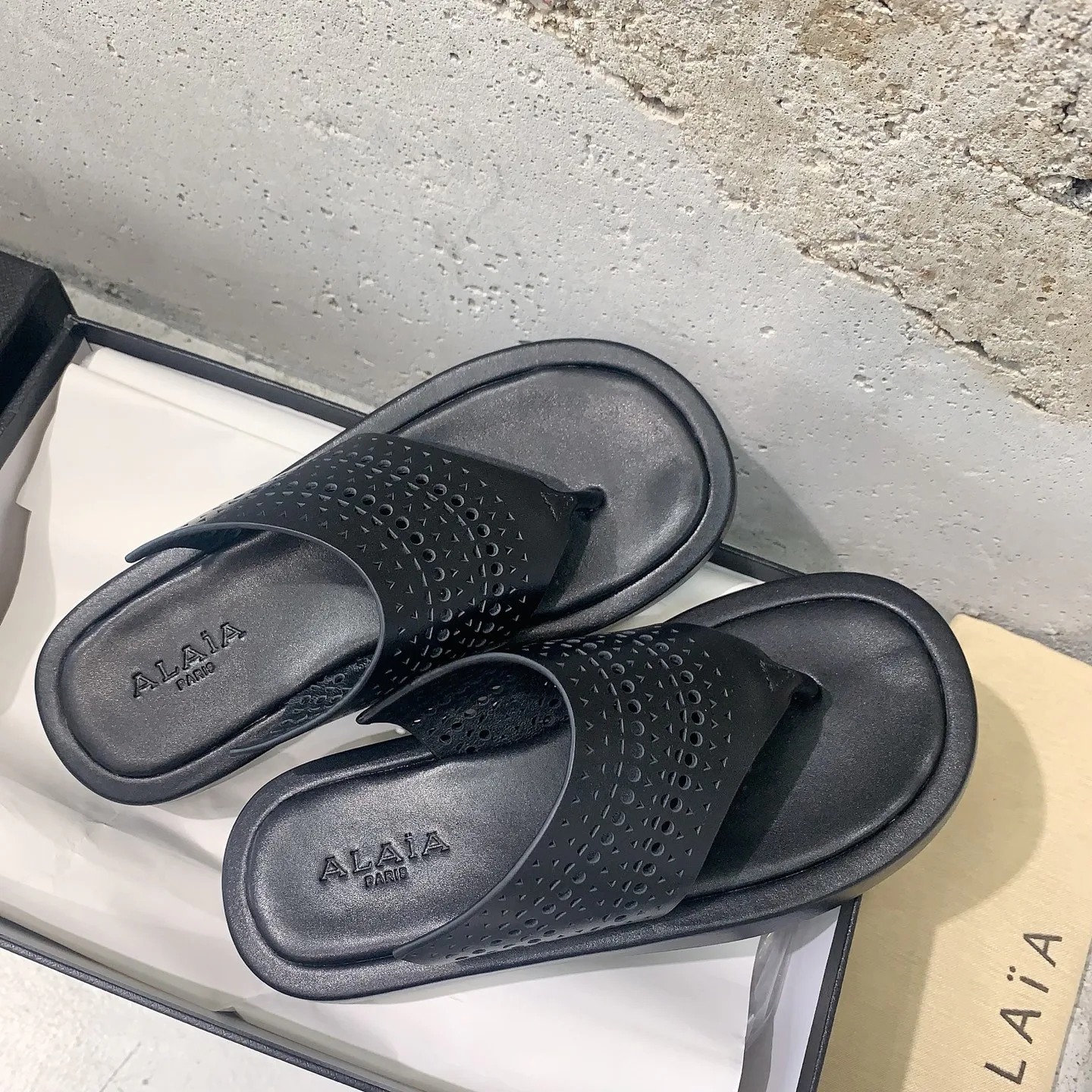 Шлепанцы Женские Alaia 23877