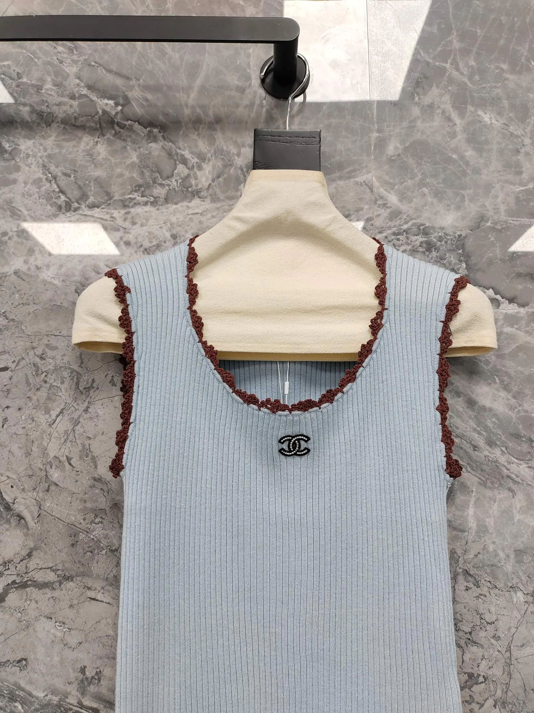 Жилеты Женские Chanel 13314364