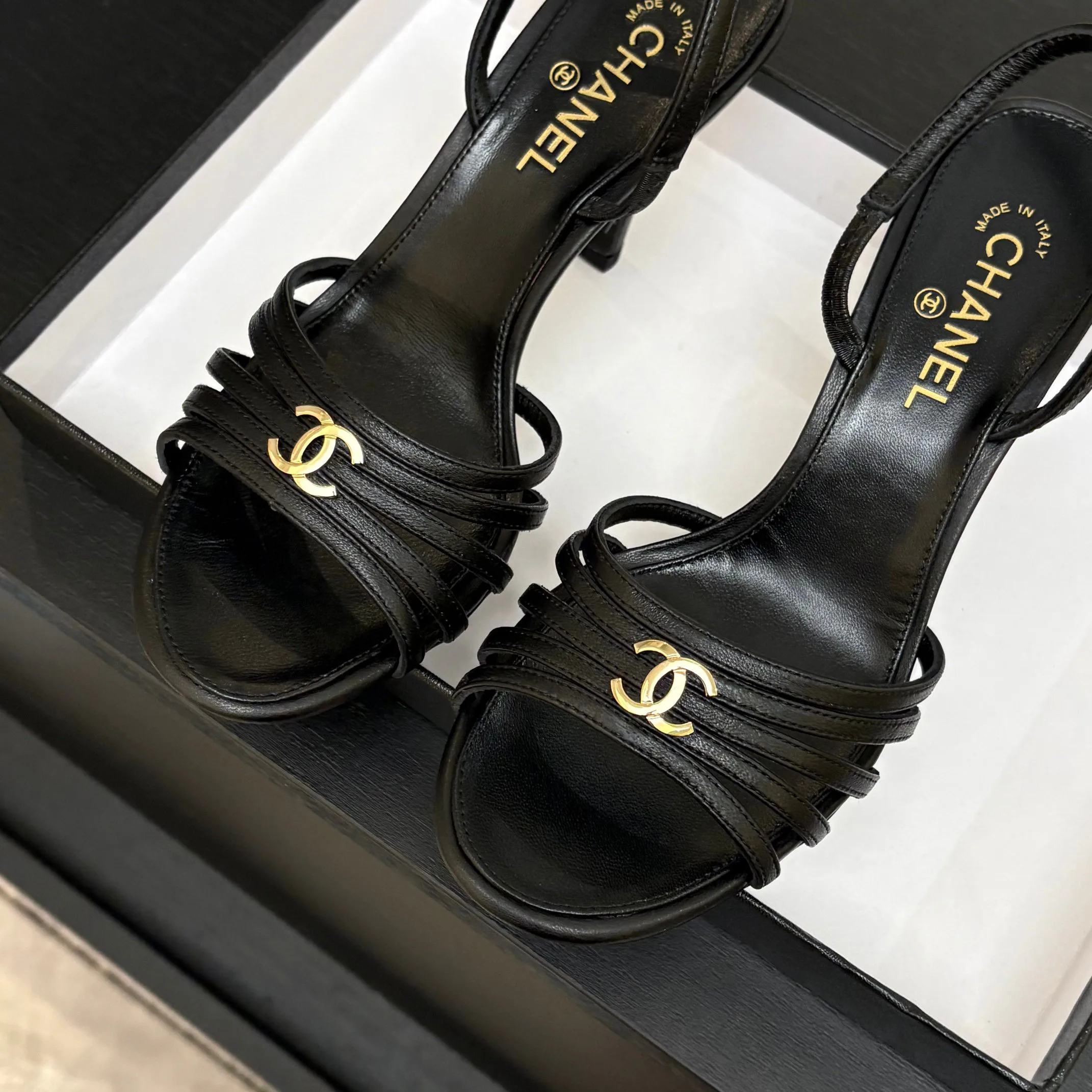 Босоножки Женские Chanel 16953060