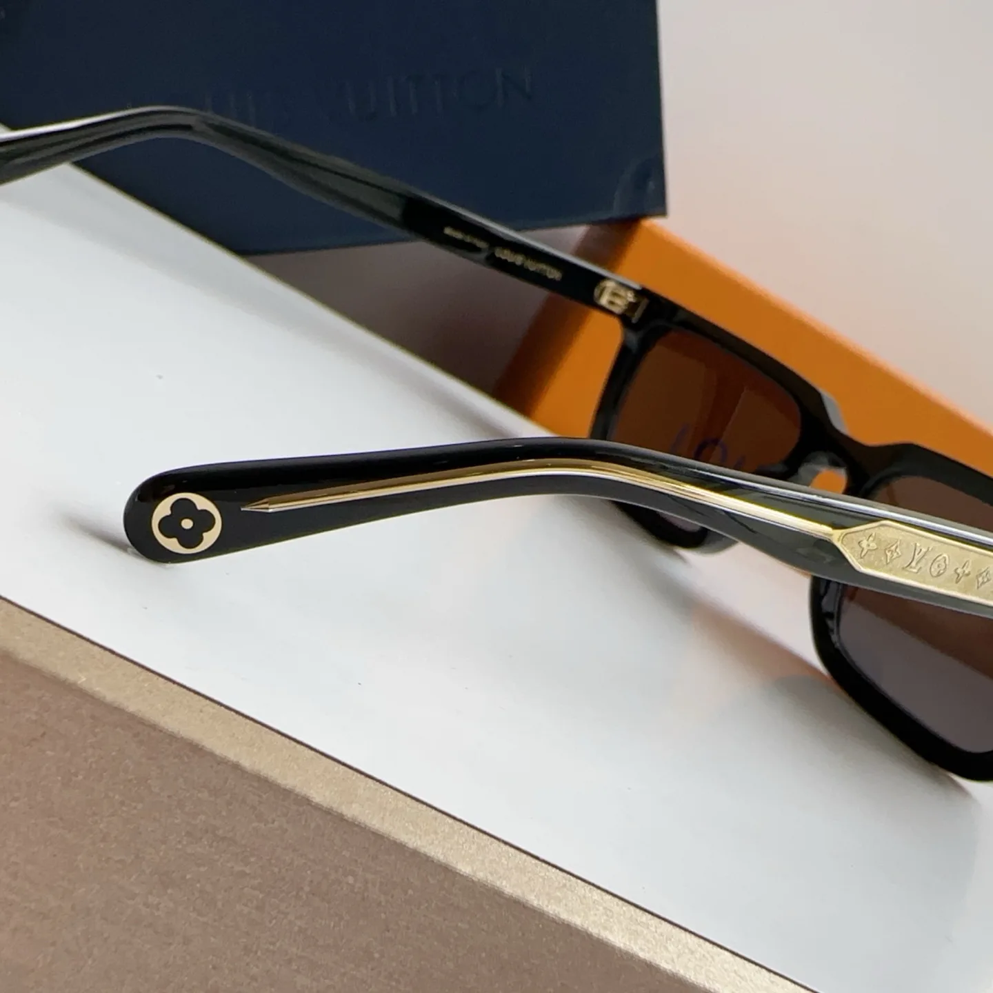 Очки Louis Vuitton 17366463