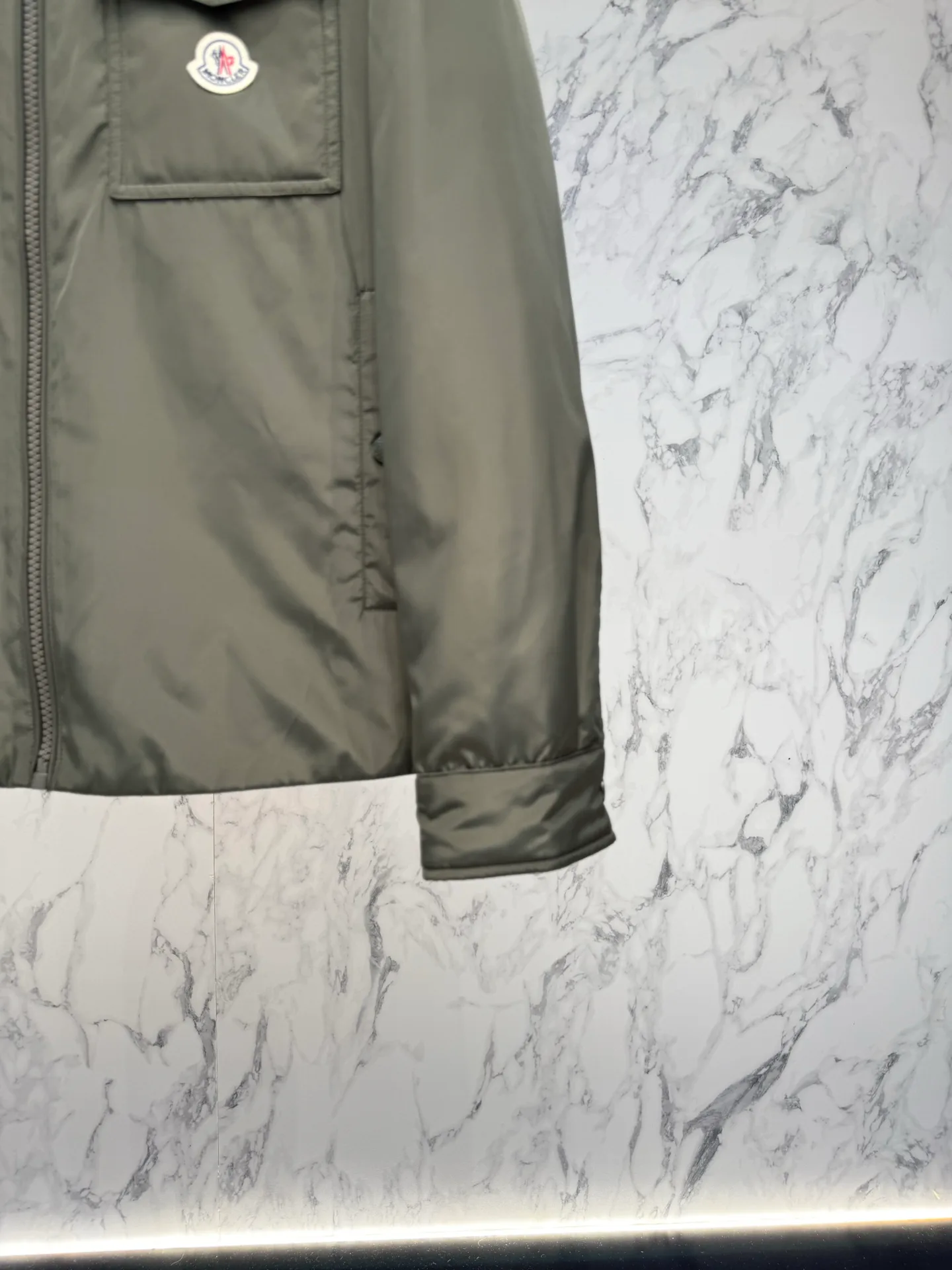 Куртки И Пуховики Мужские Moncler 18236959