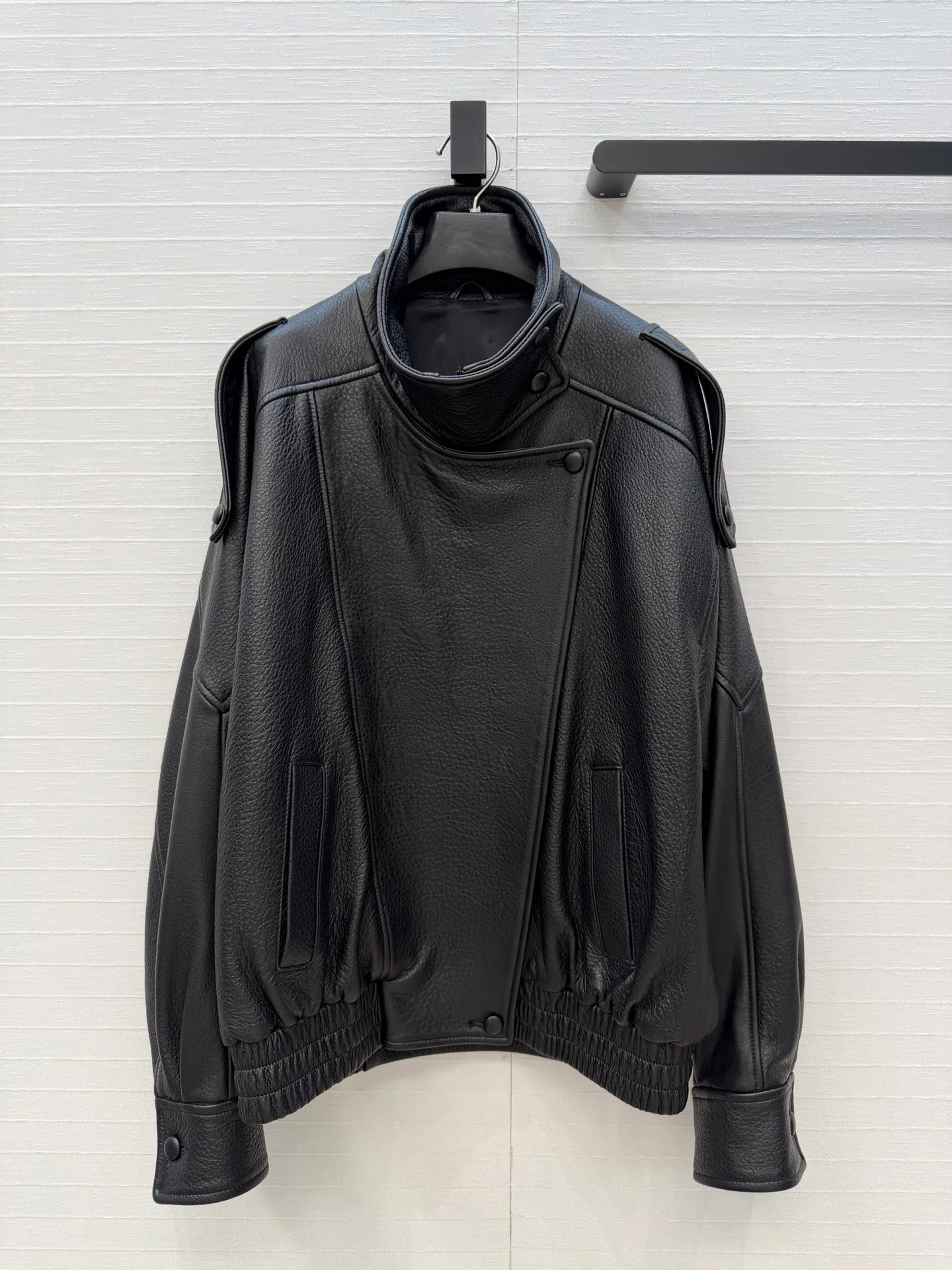 Кожаные Куртки И Дублёнки Женские Saint Laurent 18115232
