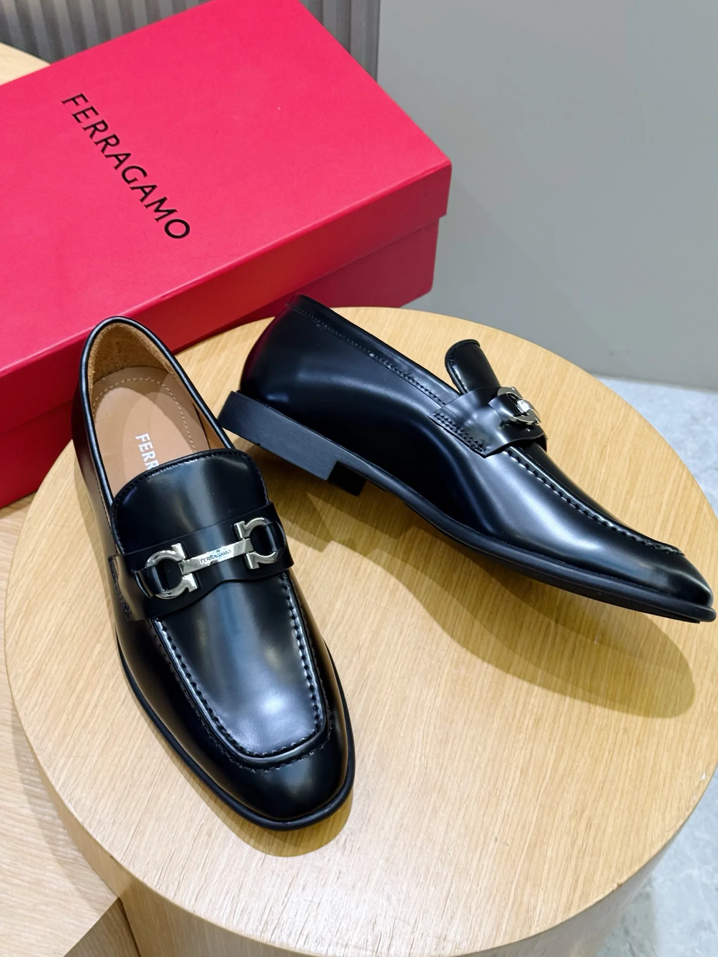 Лоферы И Туфли Мужские Salvatore Ferragamo 18101486