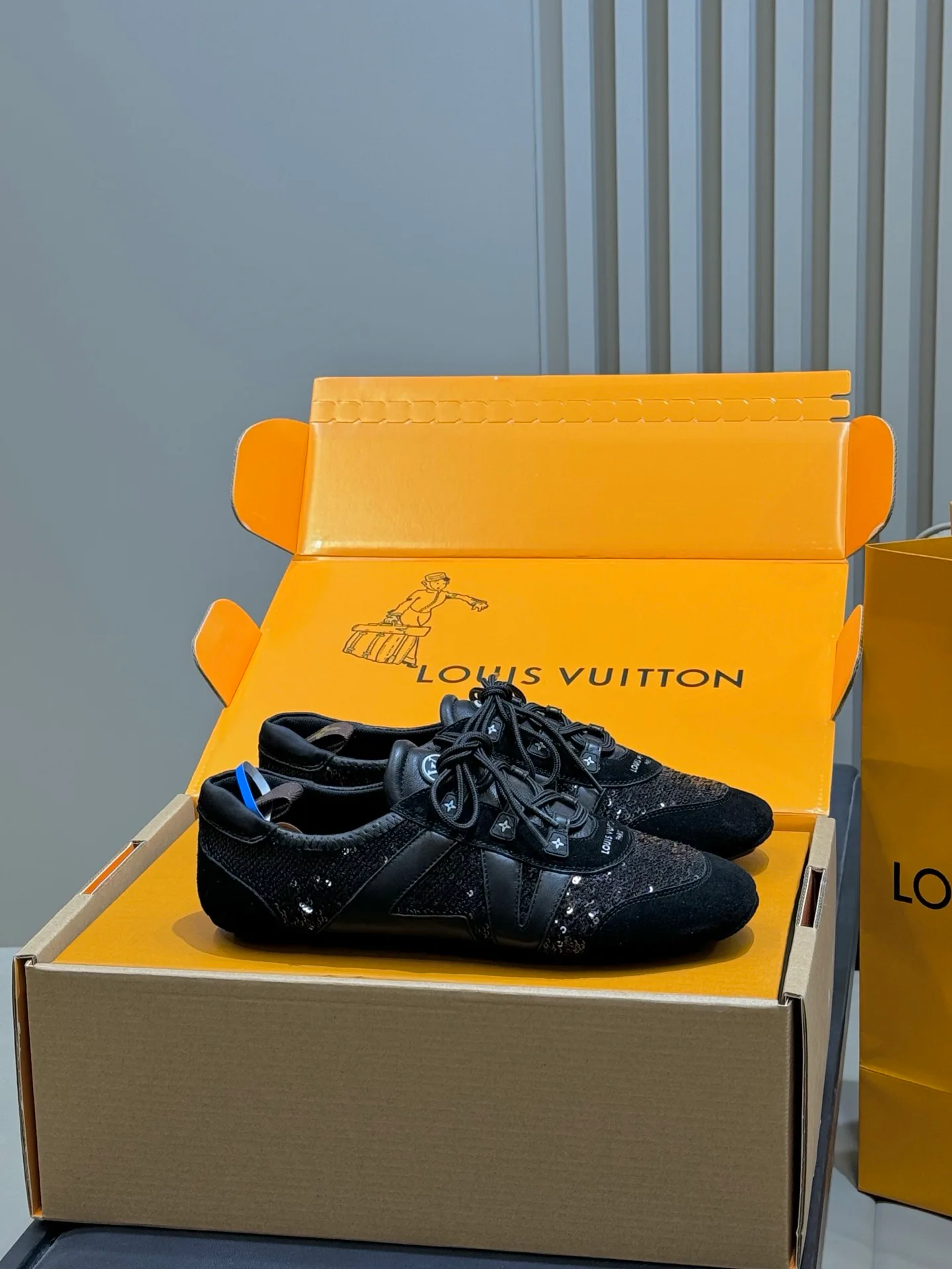 Кроссовки Женские Louis Vuitton 1130776