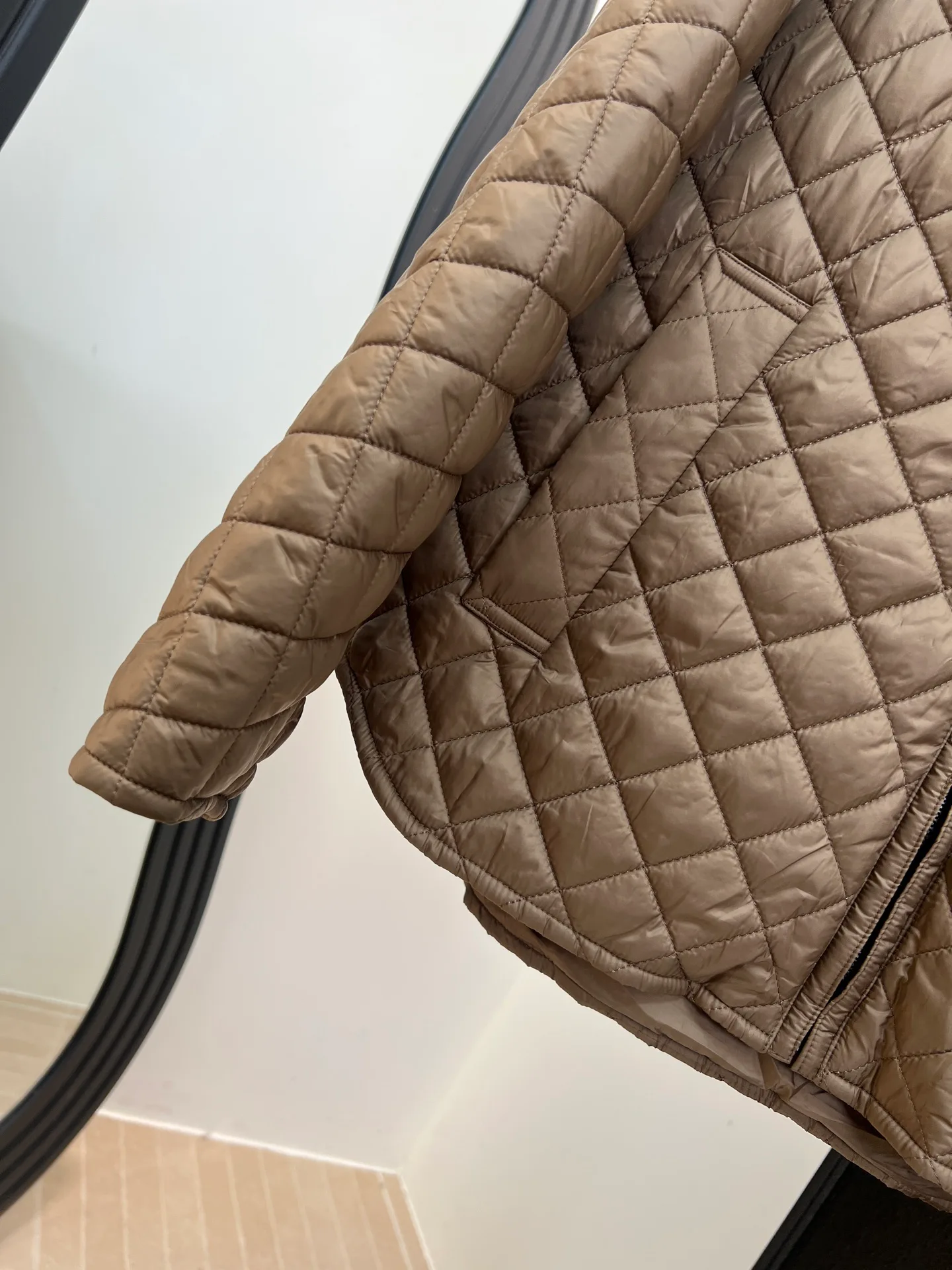 Куртки И Пуховики Женские Max Mara 19930111