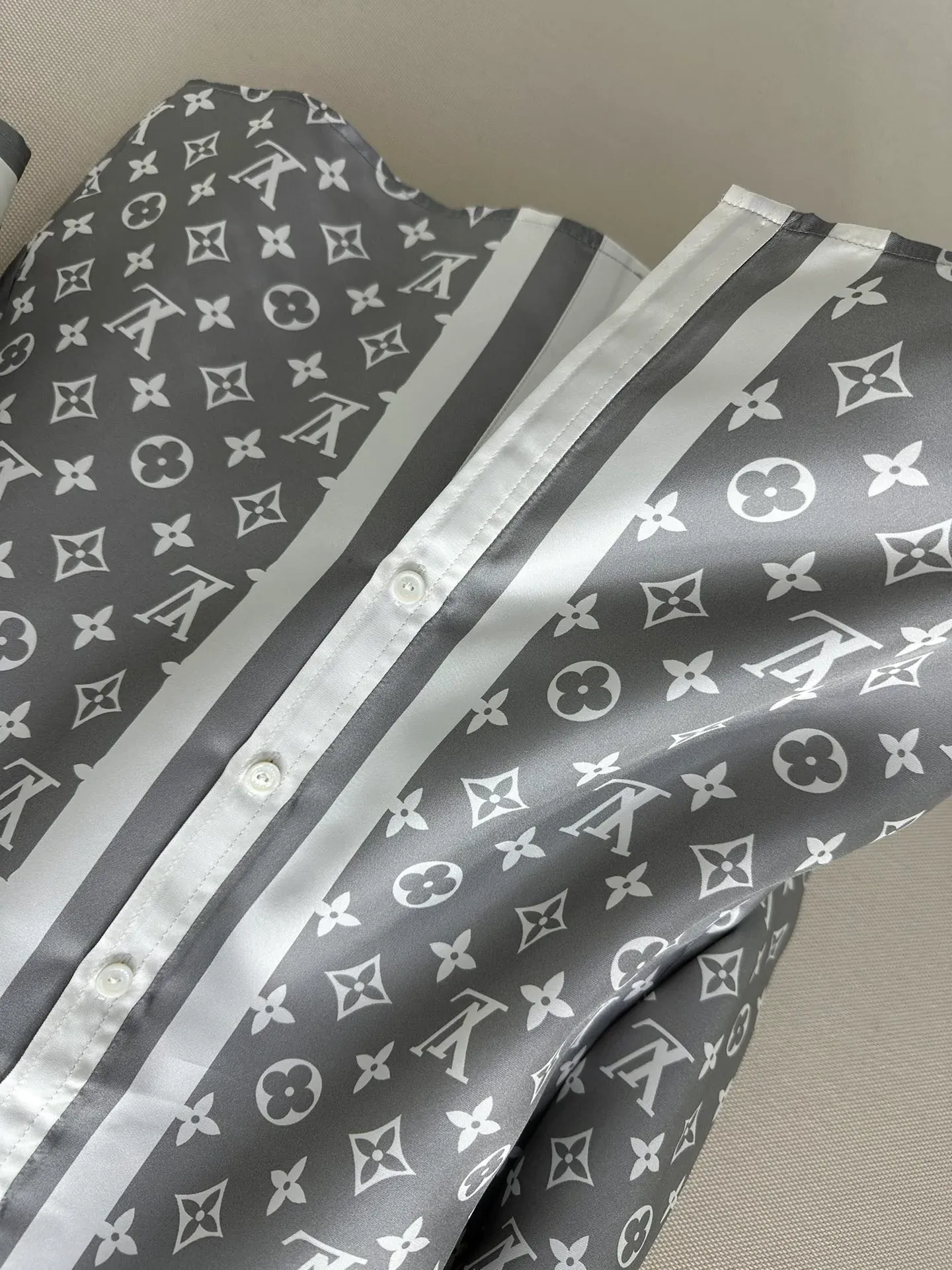 Рубашки Женские Louis Vuitton 8958