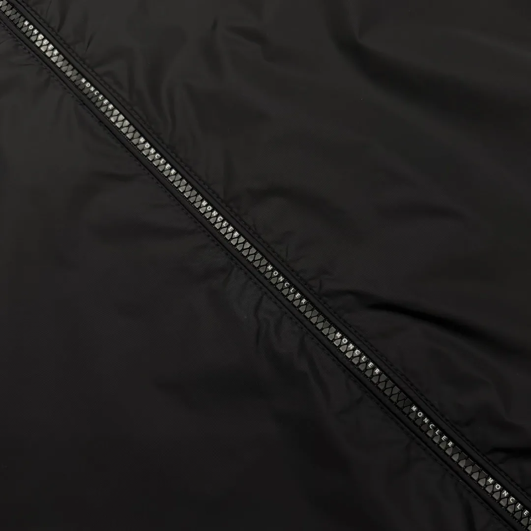 Куртки И Пуховики Мужские Moncler 17594035