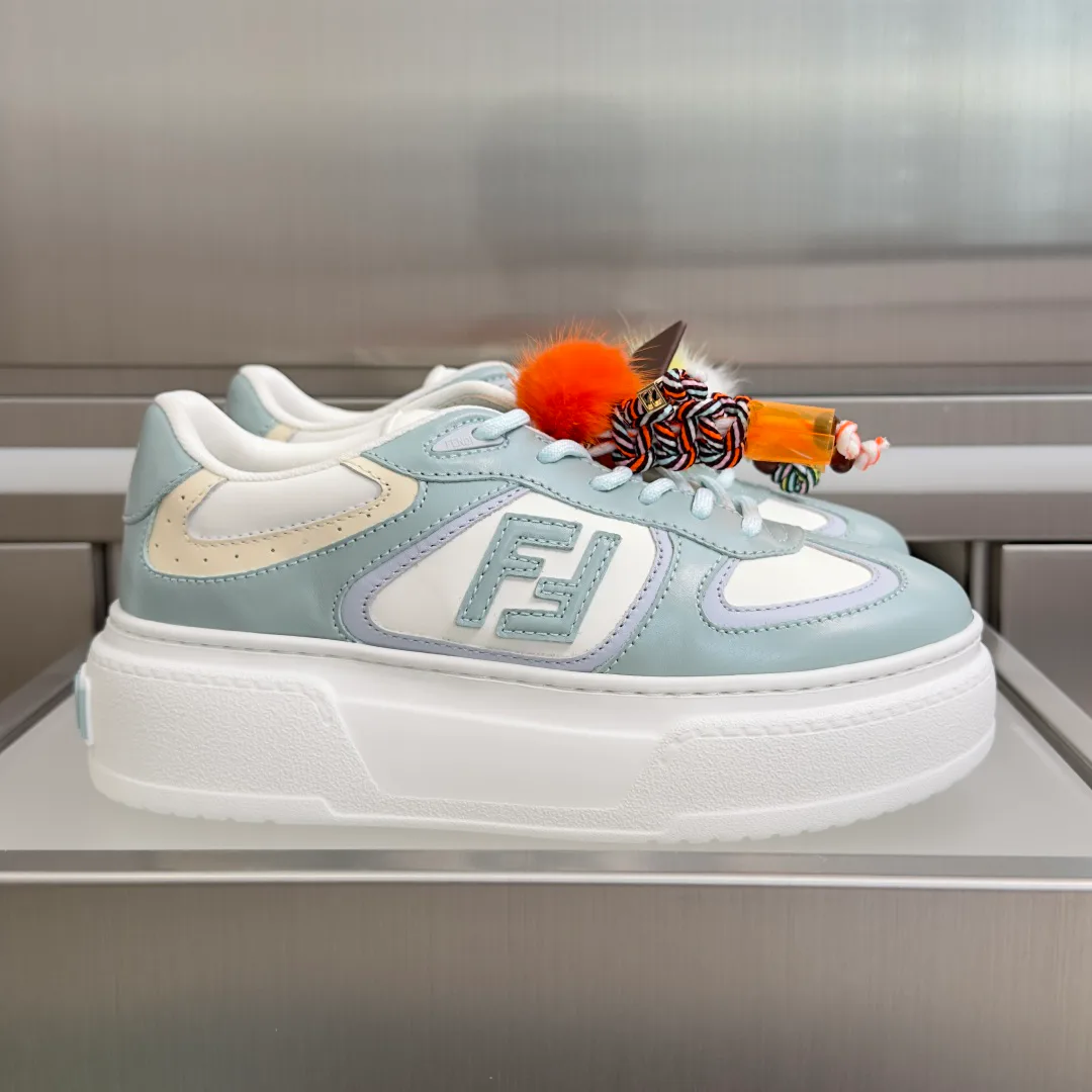 Кроссовки Женские Fendi 17950680