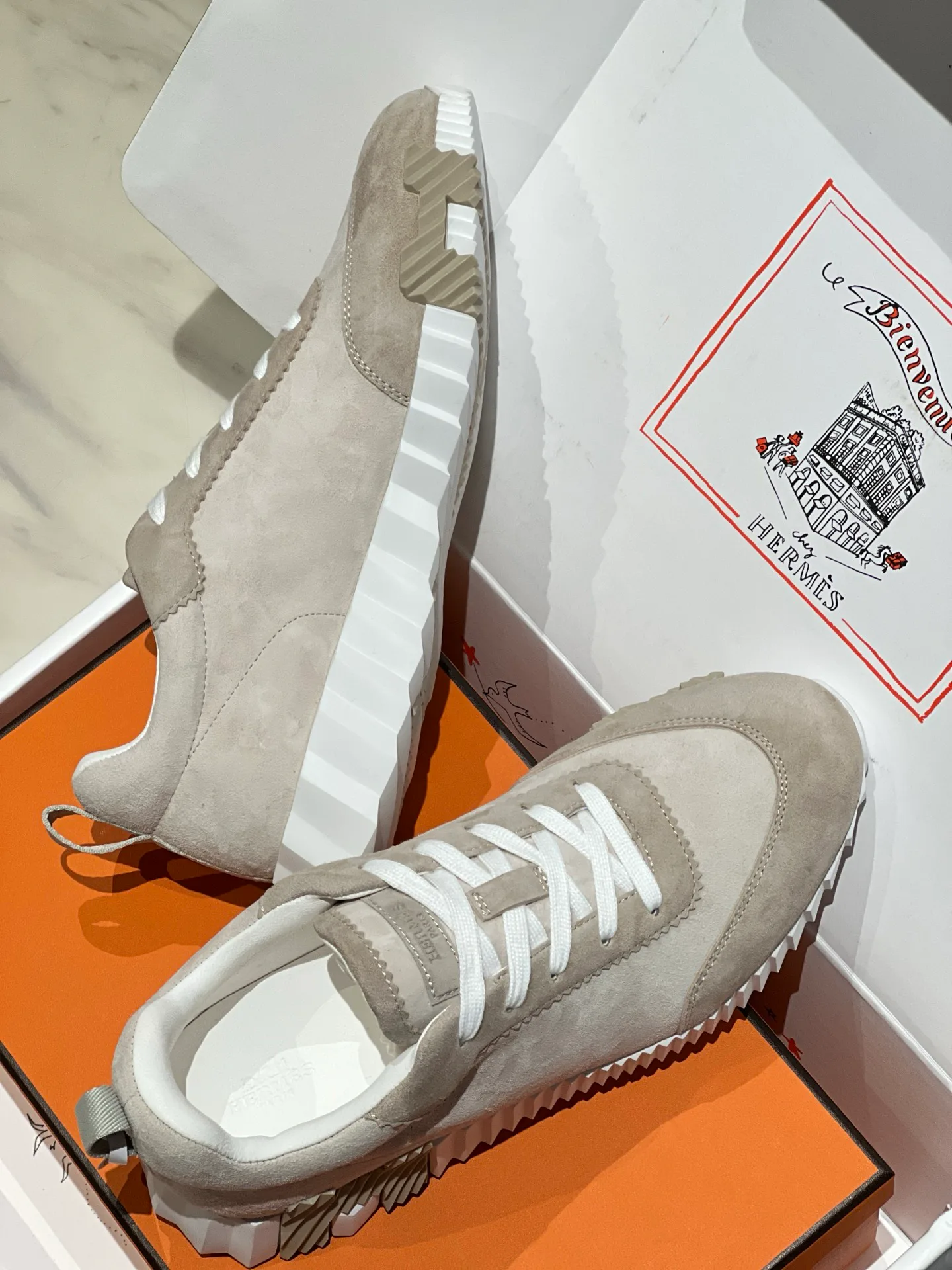 Кроссовки Женские Hermes 18080316