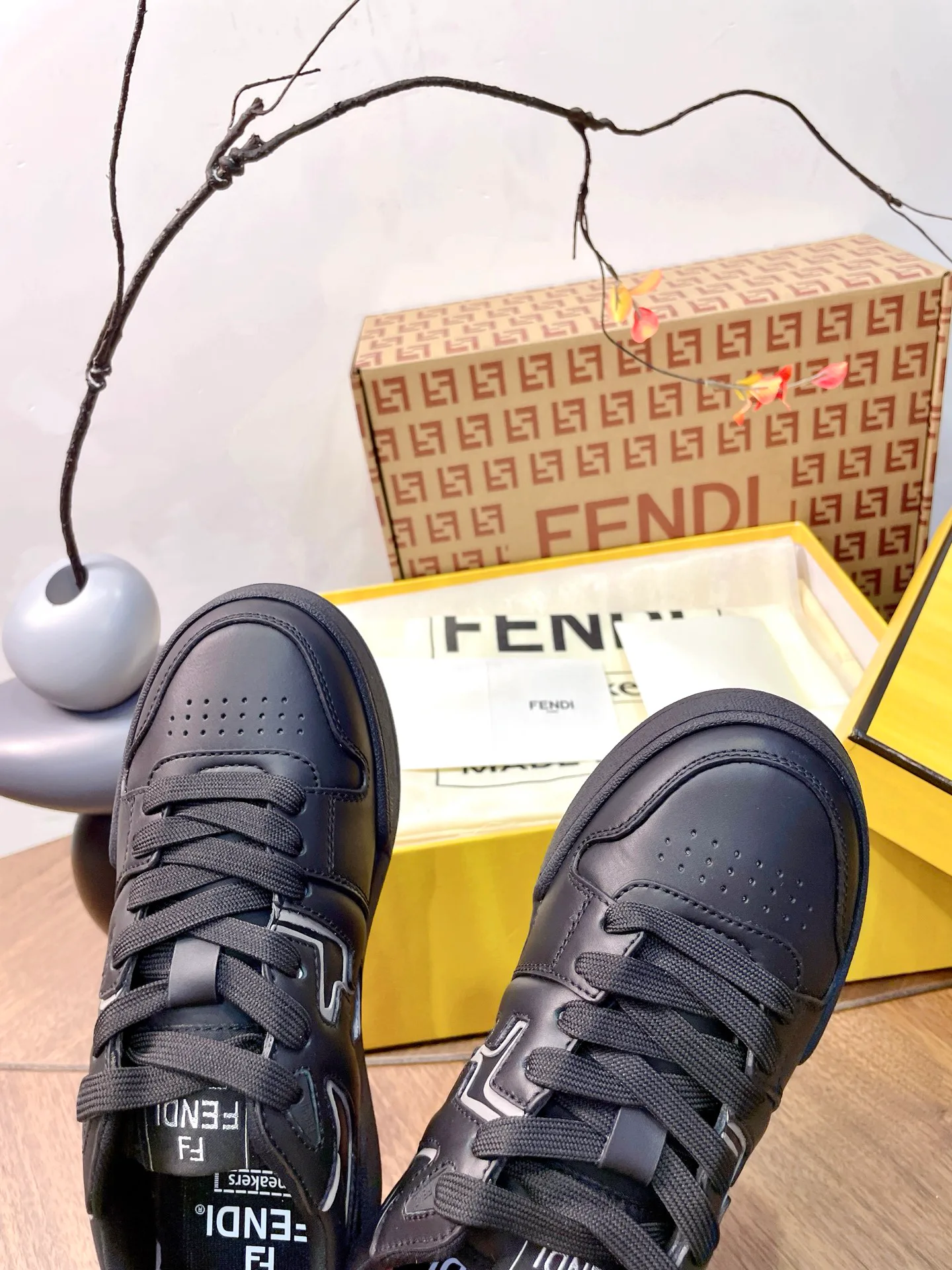 Кроссовки Женские Fendi 17957317