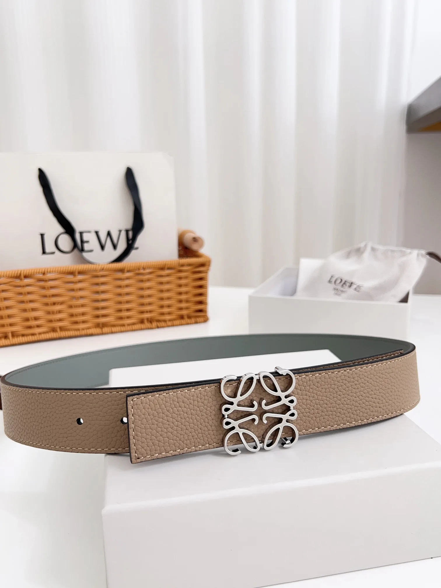 Ремни Loewe 18289