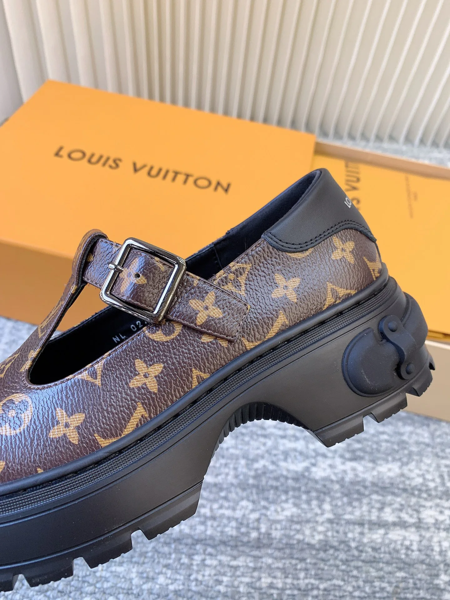Туфли Женские Louis Vuitton 1474354