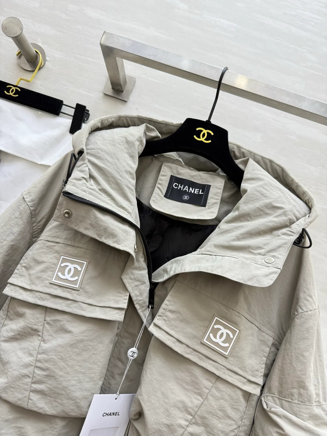 Куртки И Пуховики Женские Chanel 18768177