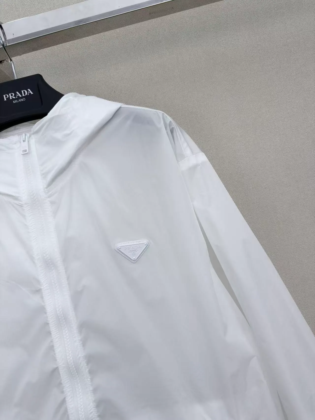 Куртки И Пуховики Женские Prada 14543534